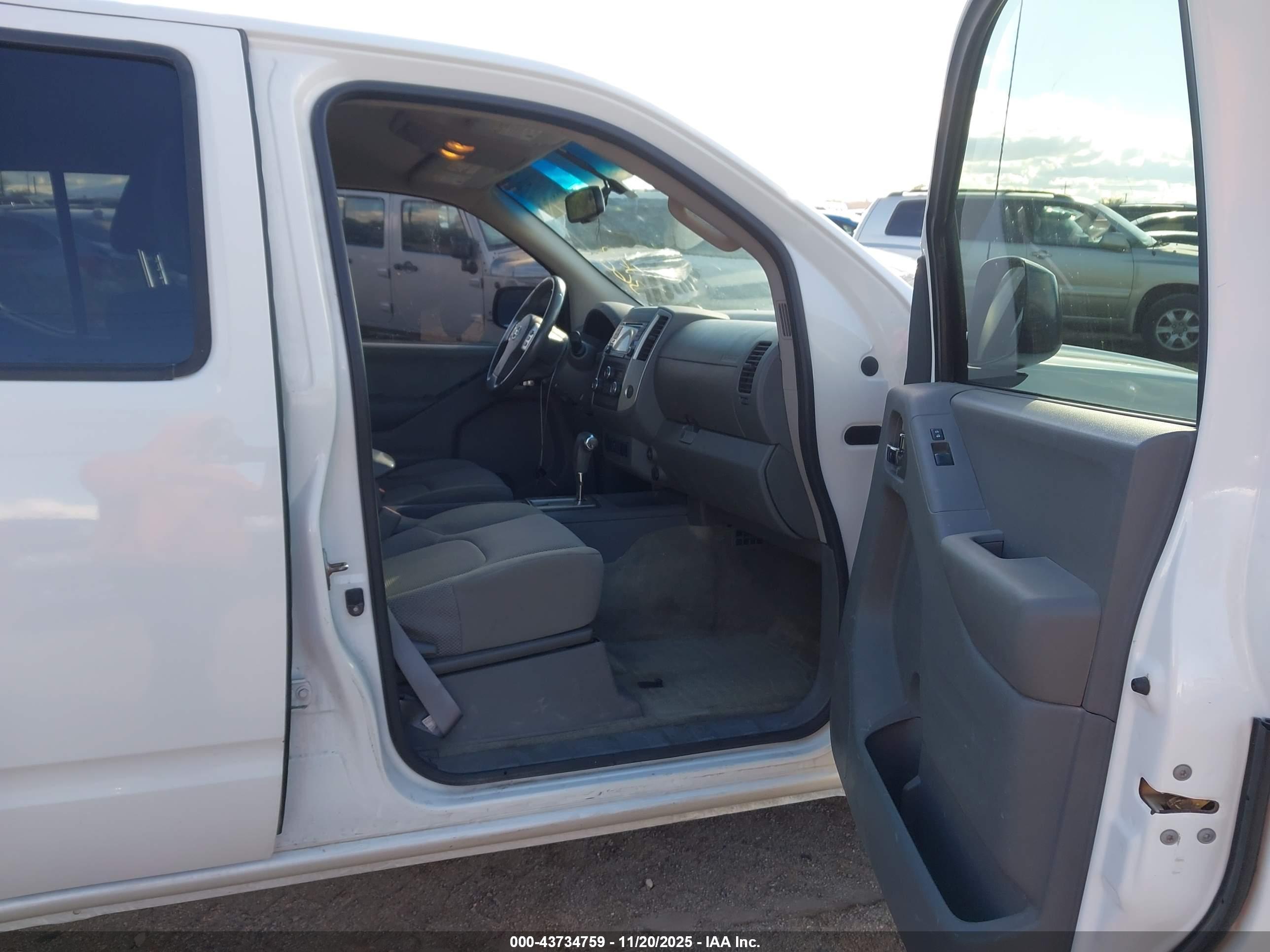 NISSAN FRONTIER image 5