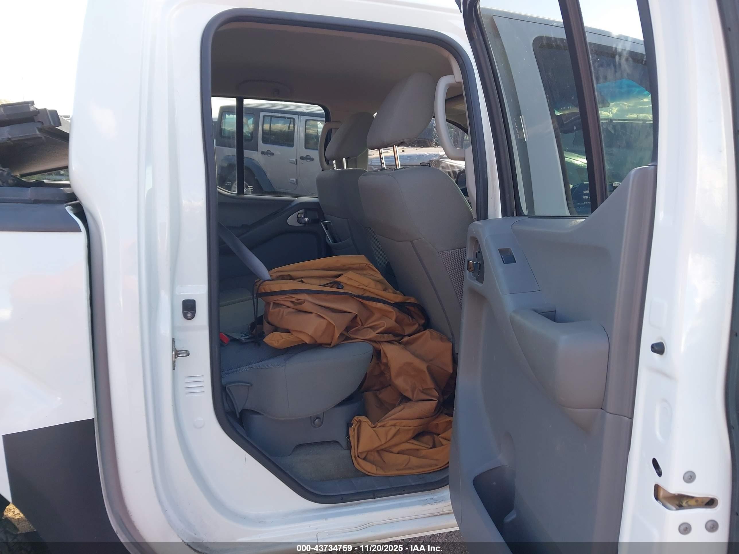 NISSAN FRONTIER image 8