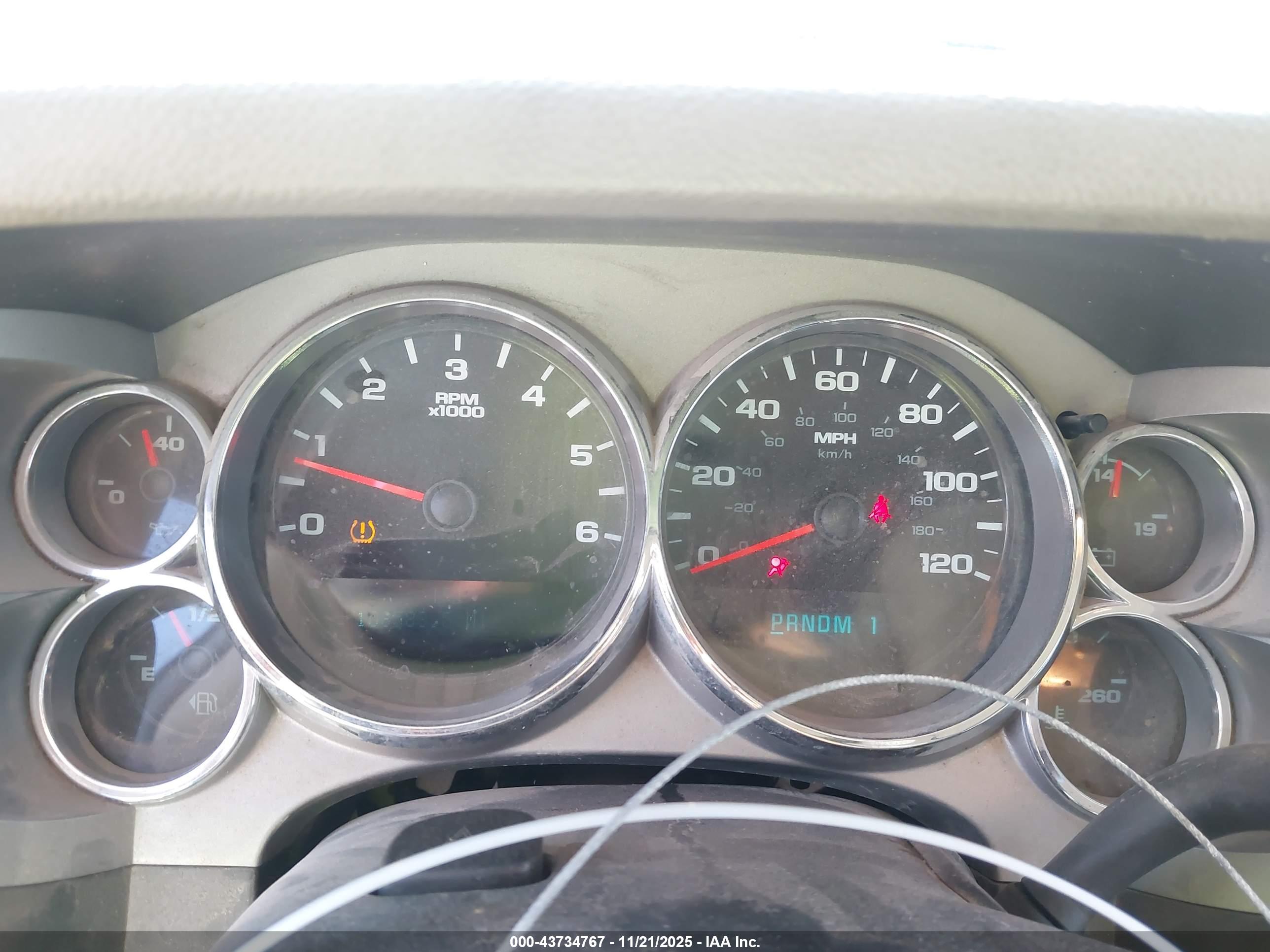 CHEVROLET SILVERADO image 7