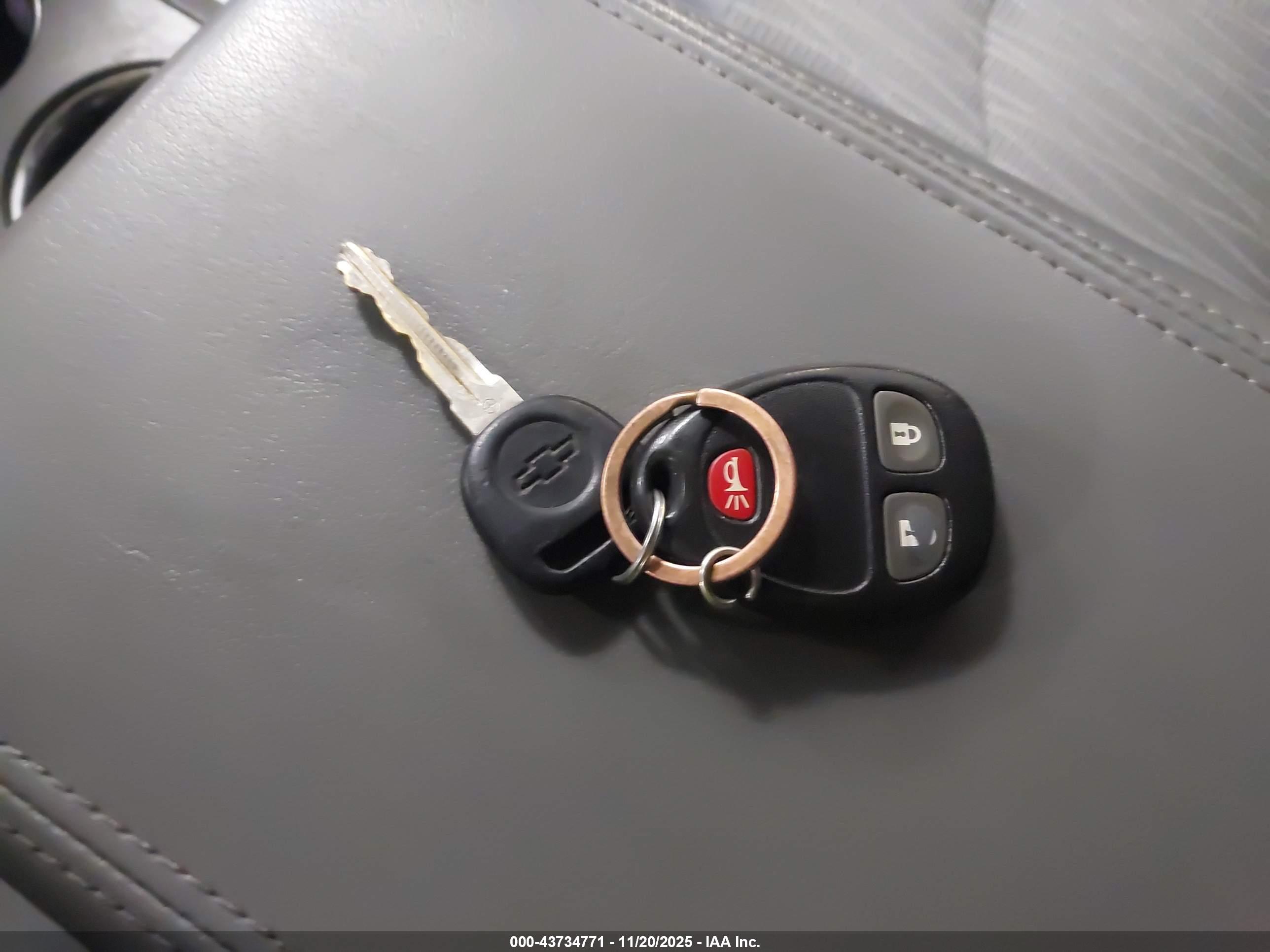 CHEVROLET TRAVERSE image 11