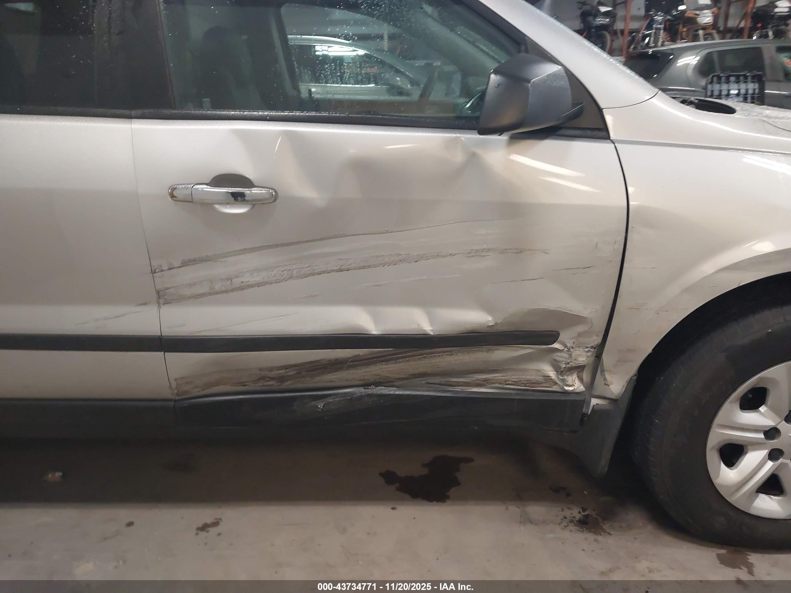 CHEVROLET TRAVERSE image 6