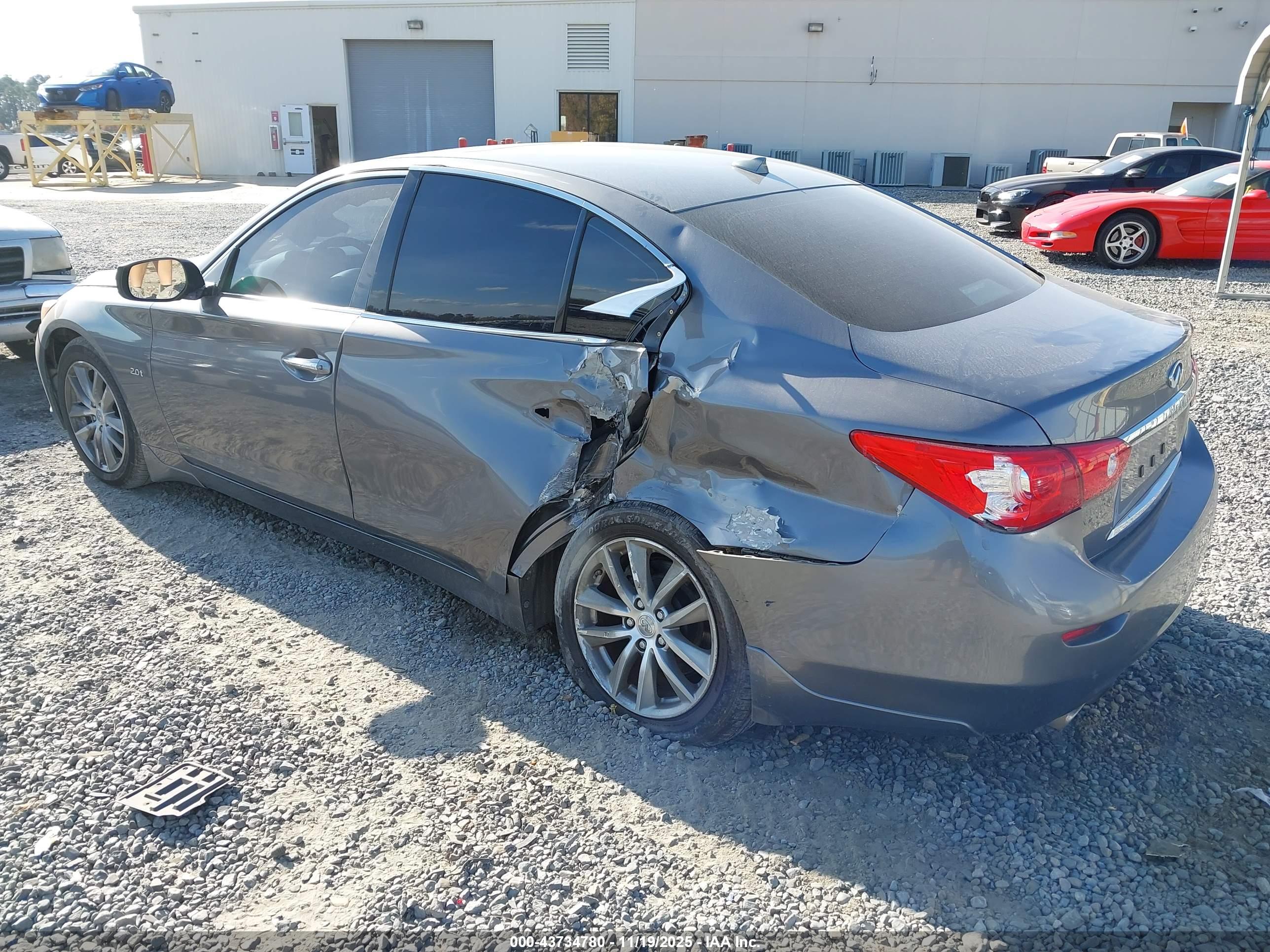 INFINITI Q50 image 3