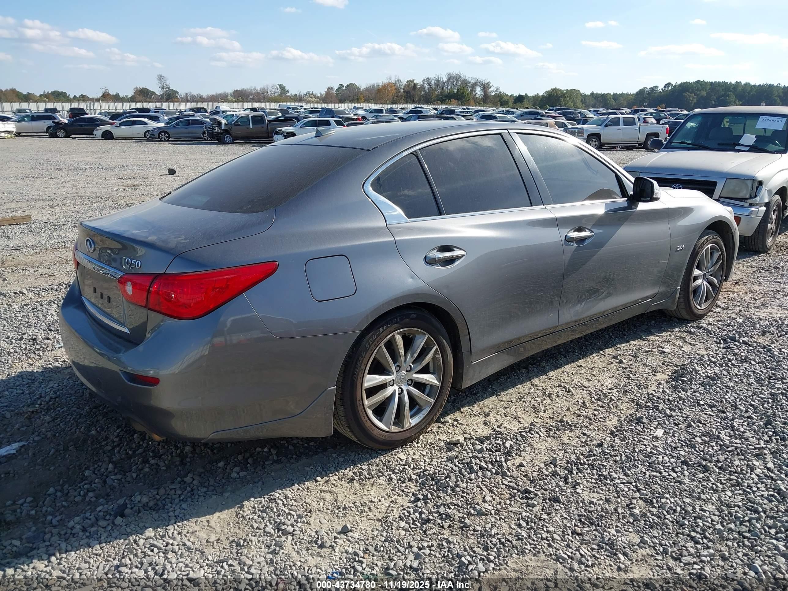 INFINITI Q50 image 4