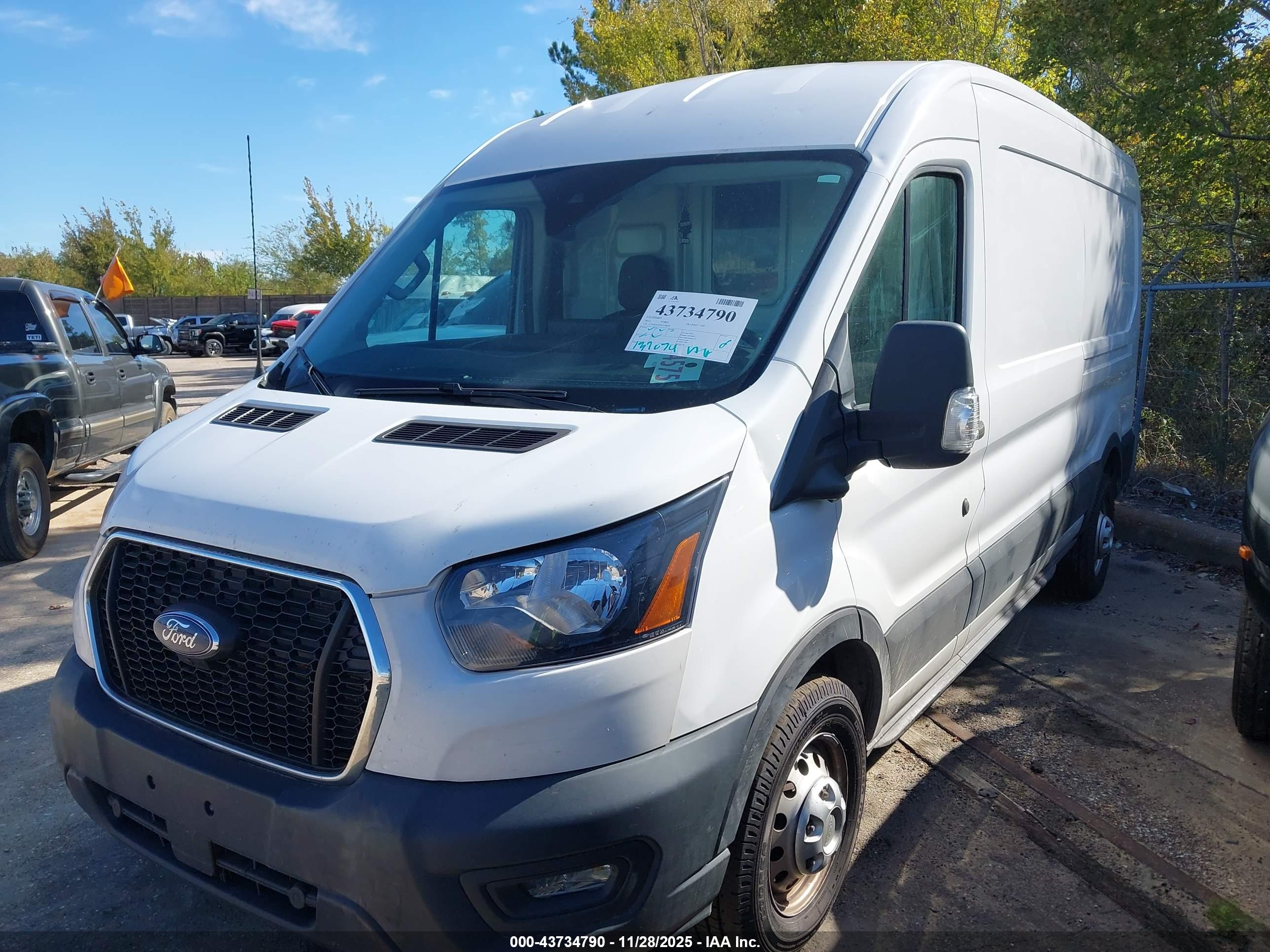 FORD TRANSIT-250 image 2