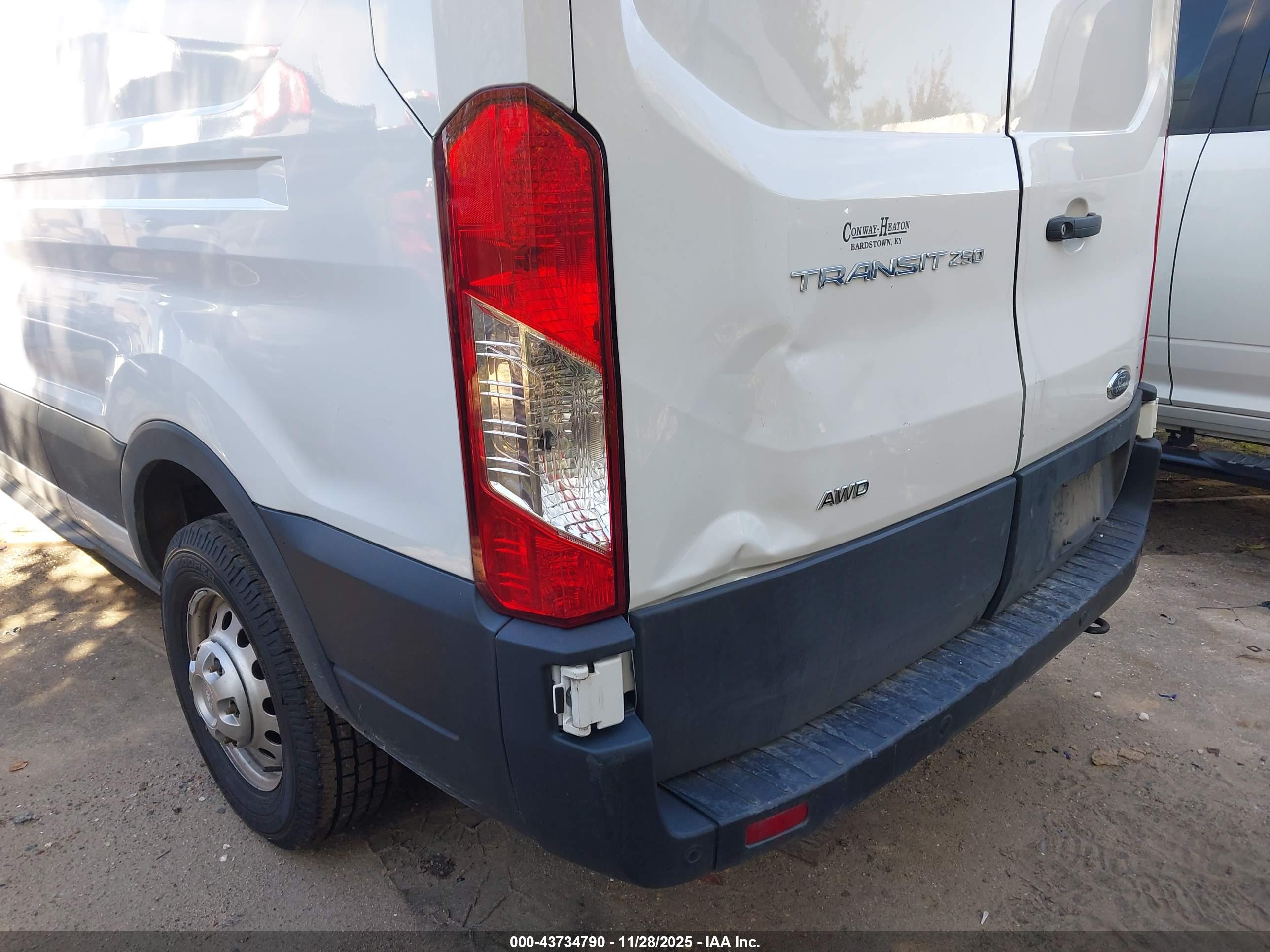 FORD TRANSIT-250 image 6