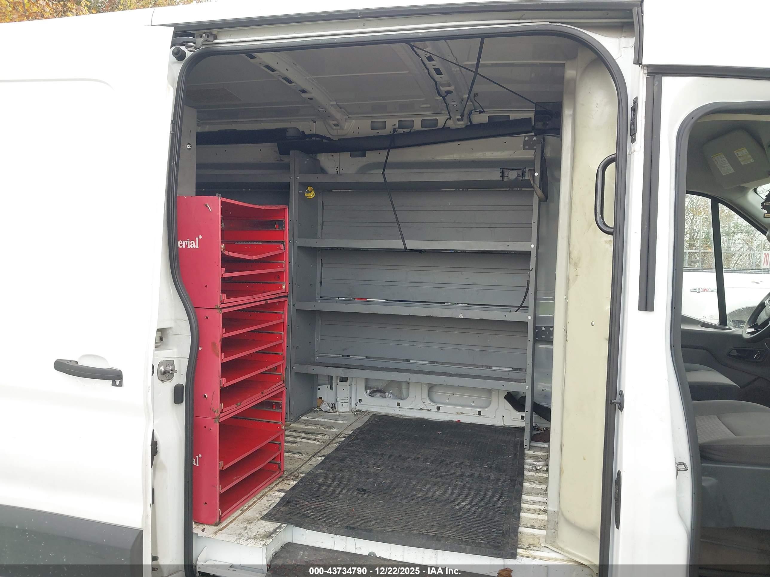 FORD TRANSIT-250 image 8