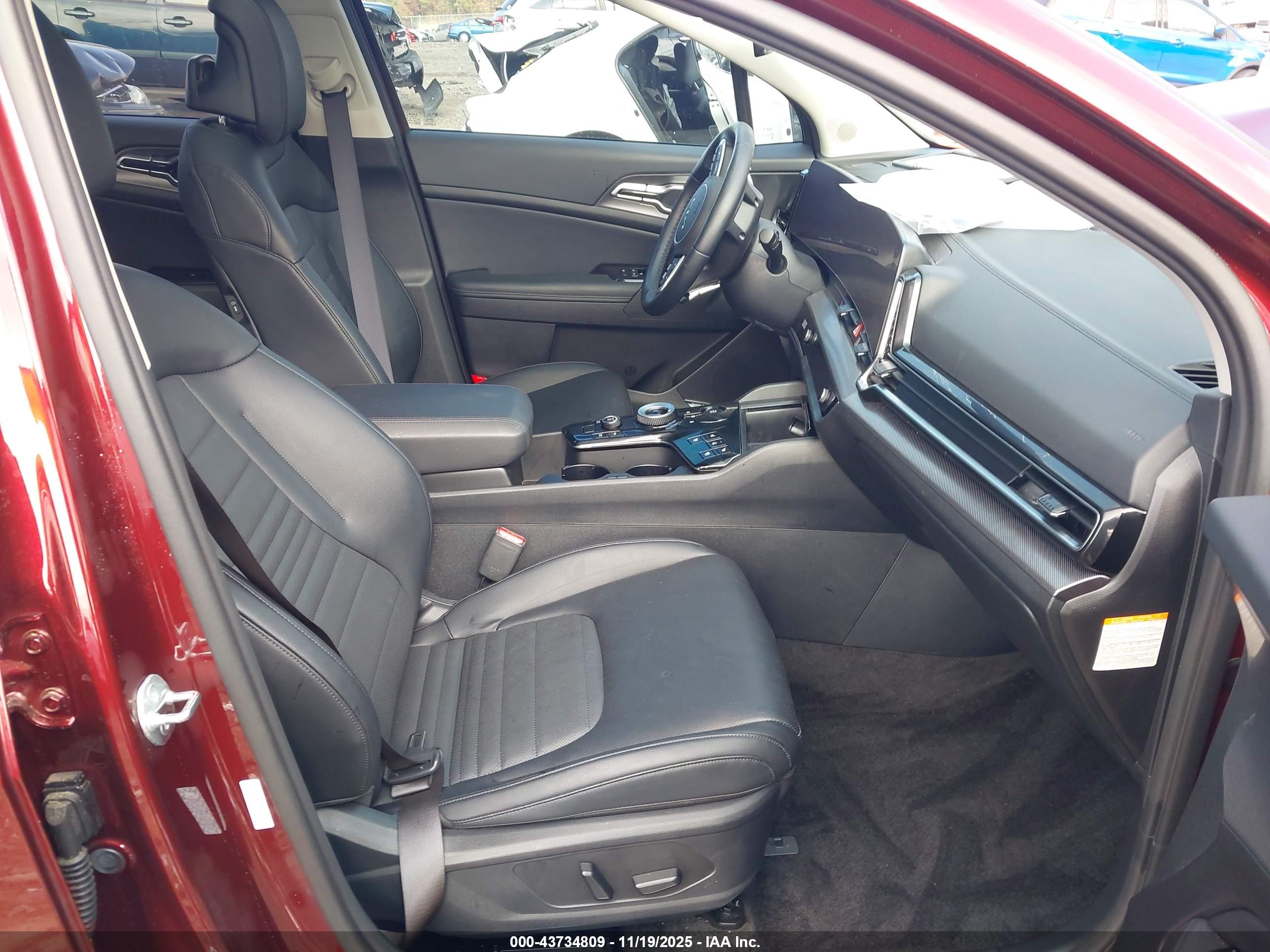 KIA SPORTAGE image 5