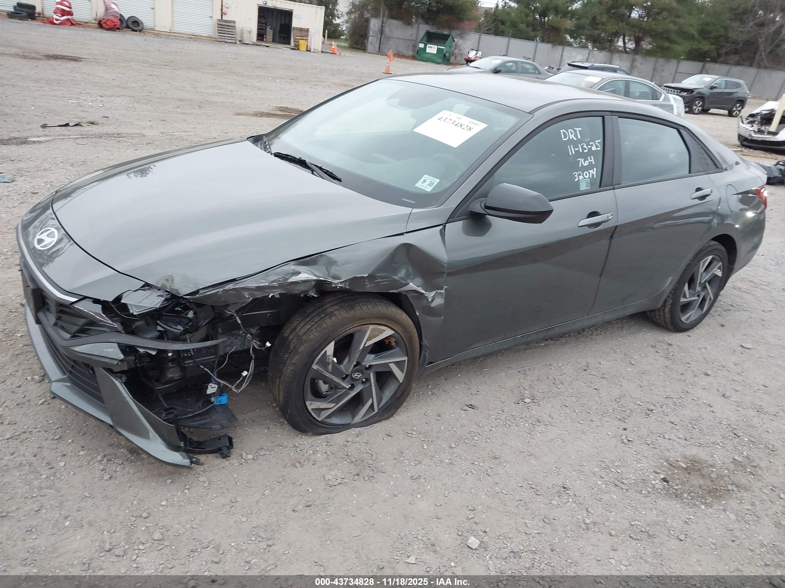 HYUNDAI ELANTRA image 2