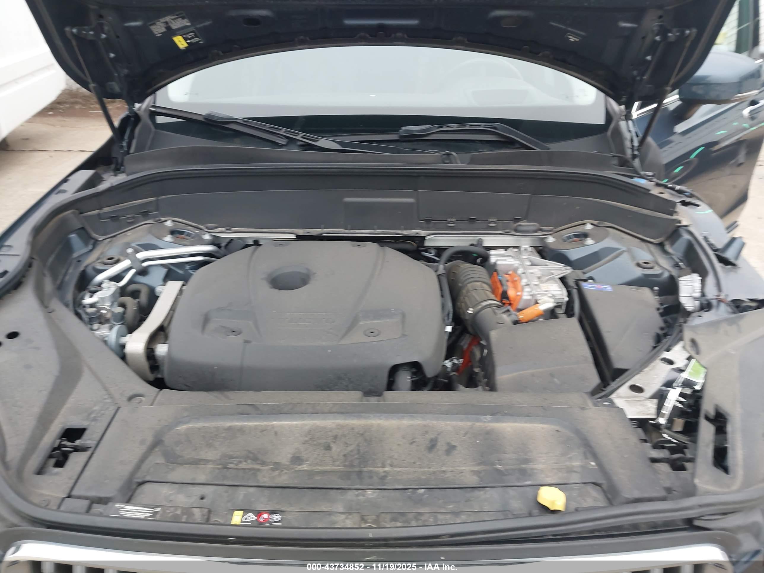 VOLVO XC90 image 10