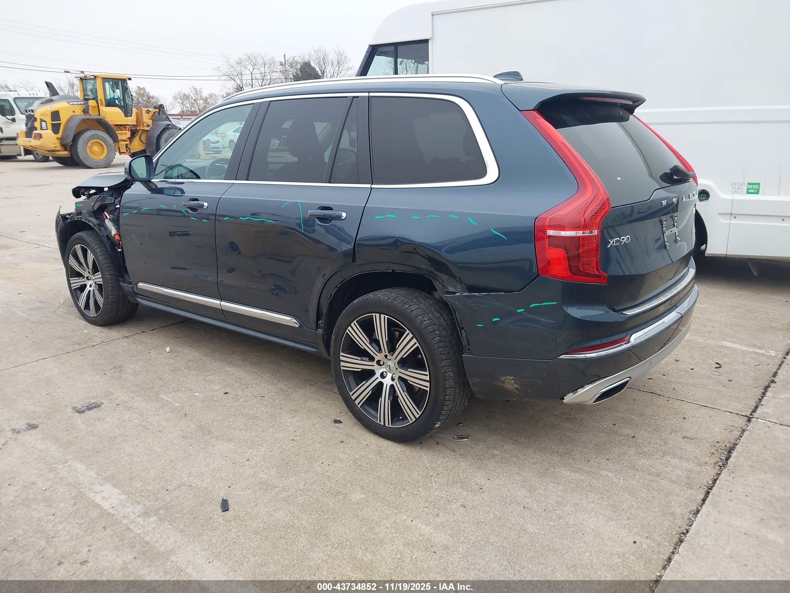 VOLVO XC90 image 3