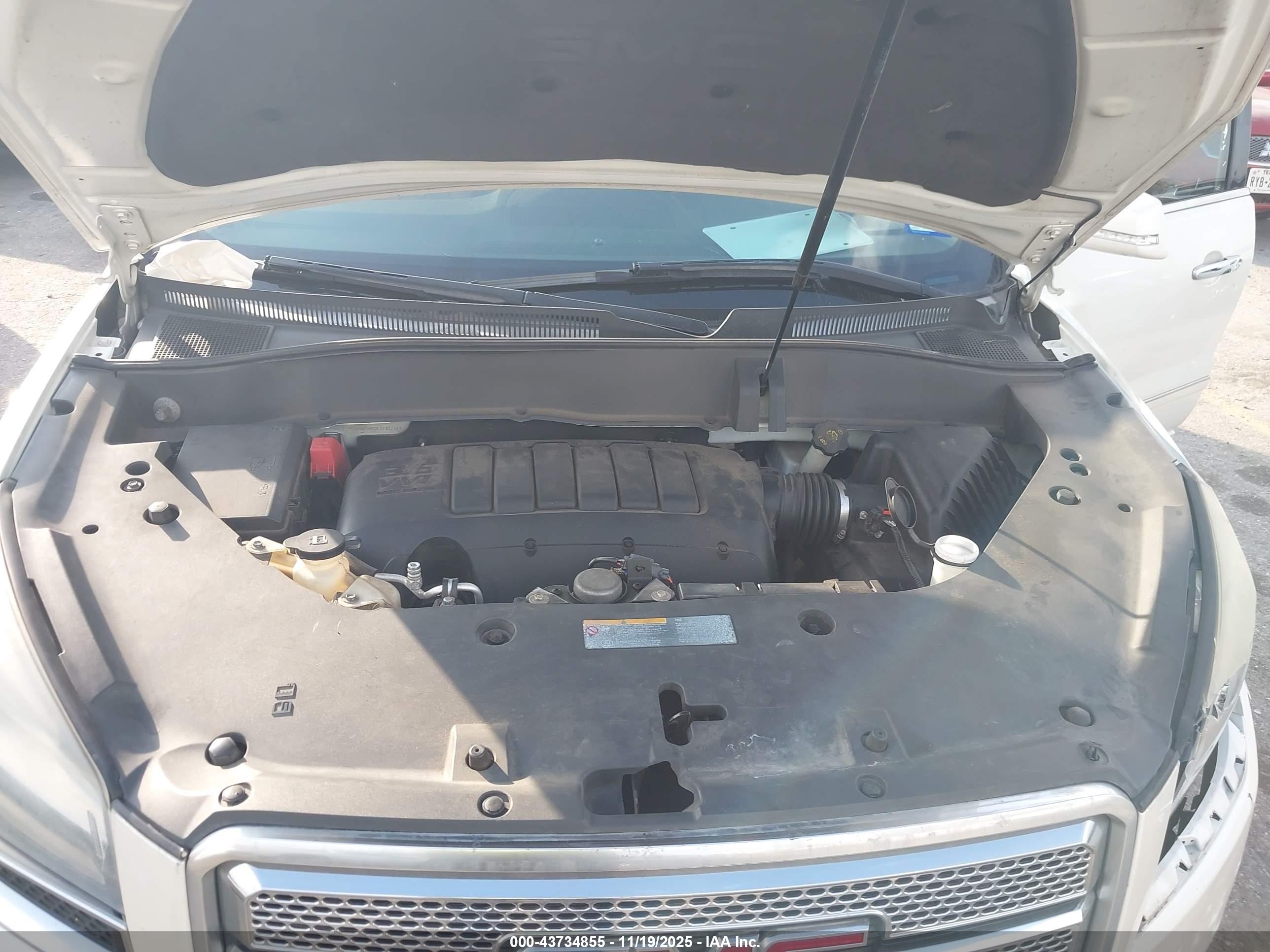 GMC ACADIA image 10