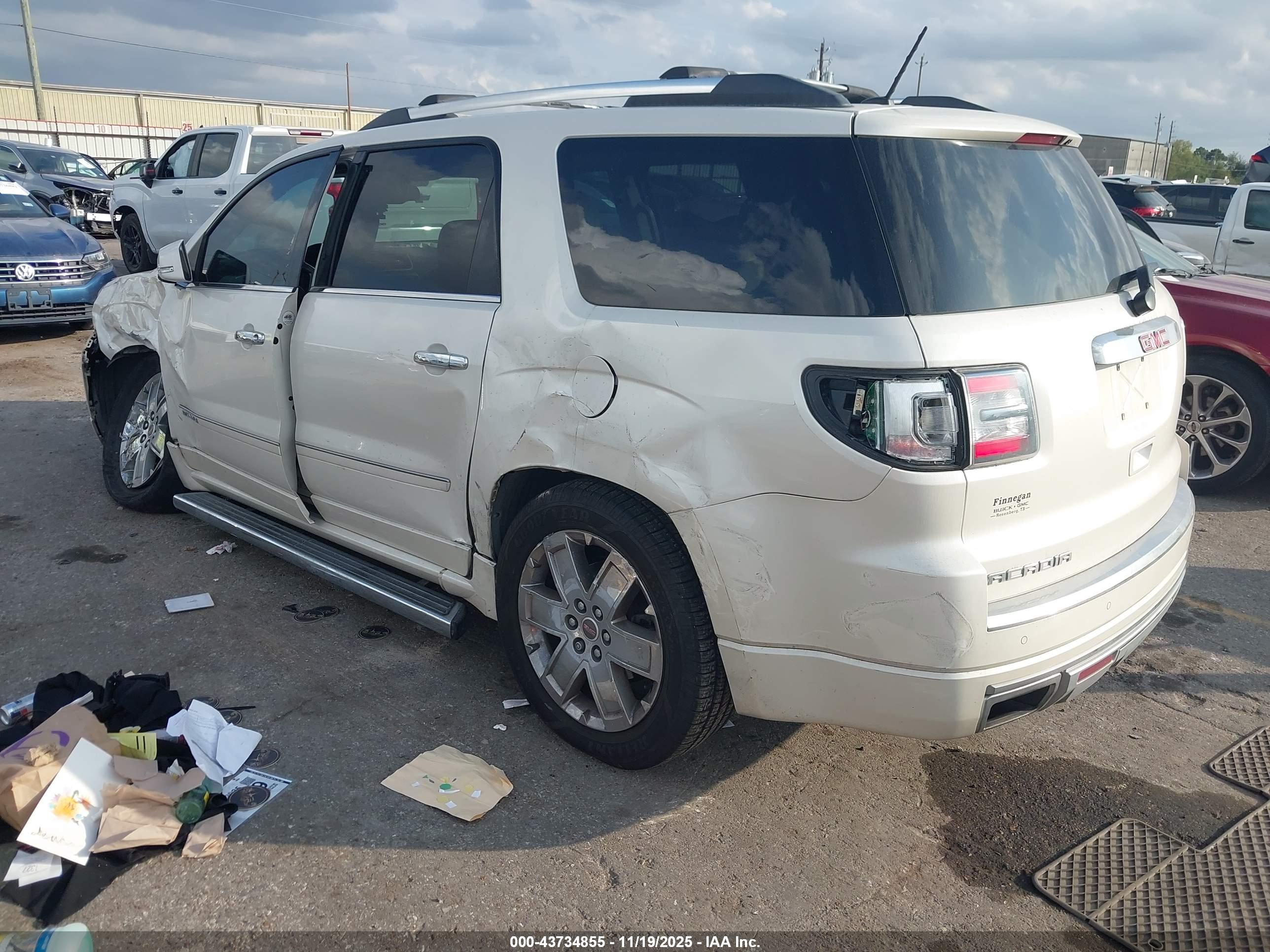 GMC ACADIA image 3