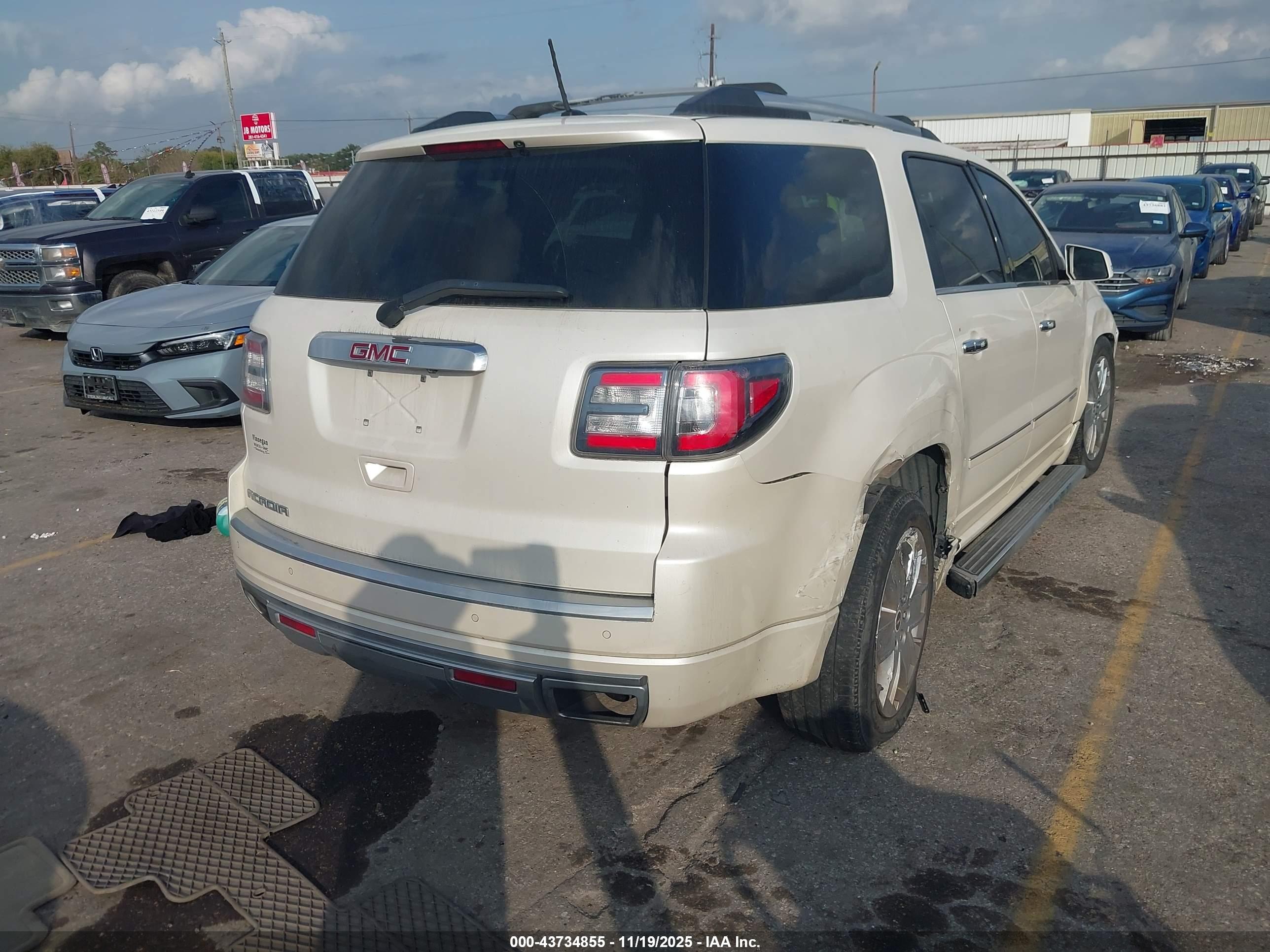 GMC ACADIA image 4