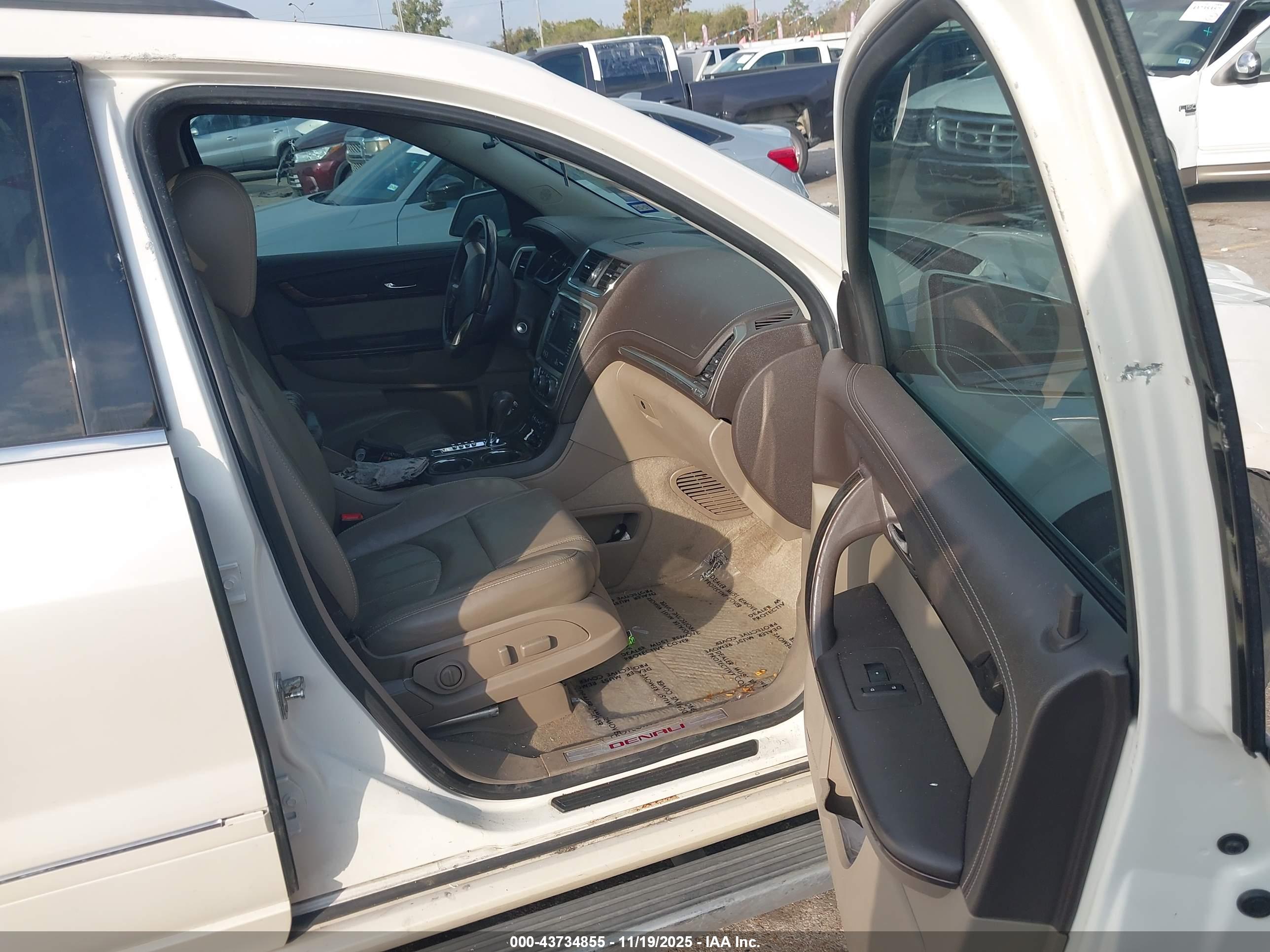 GMC ACADIA image 5