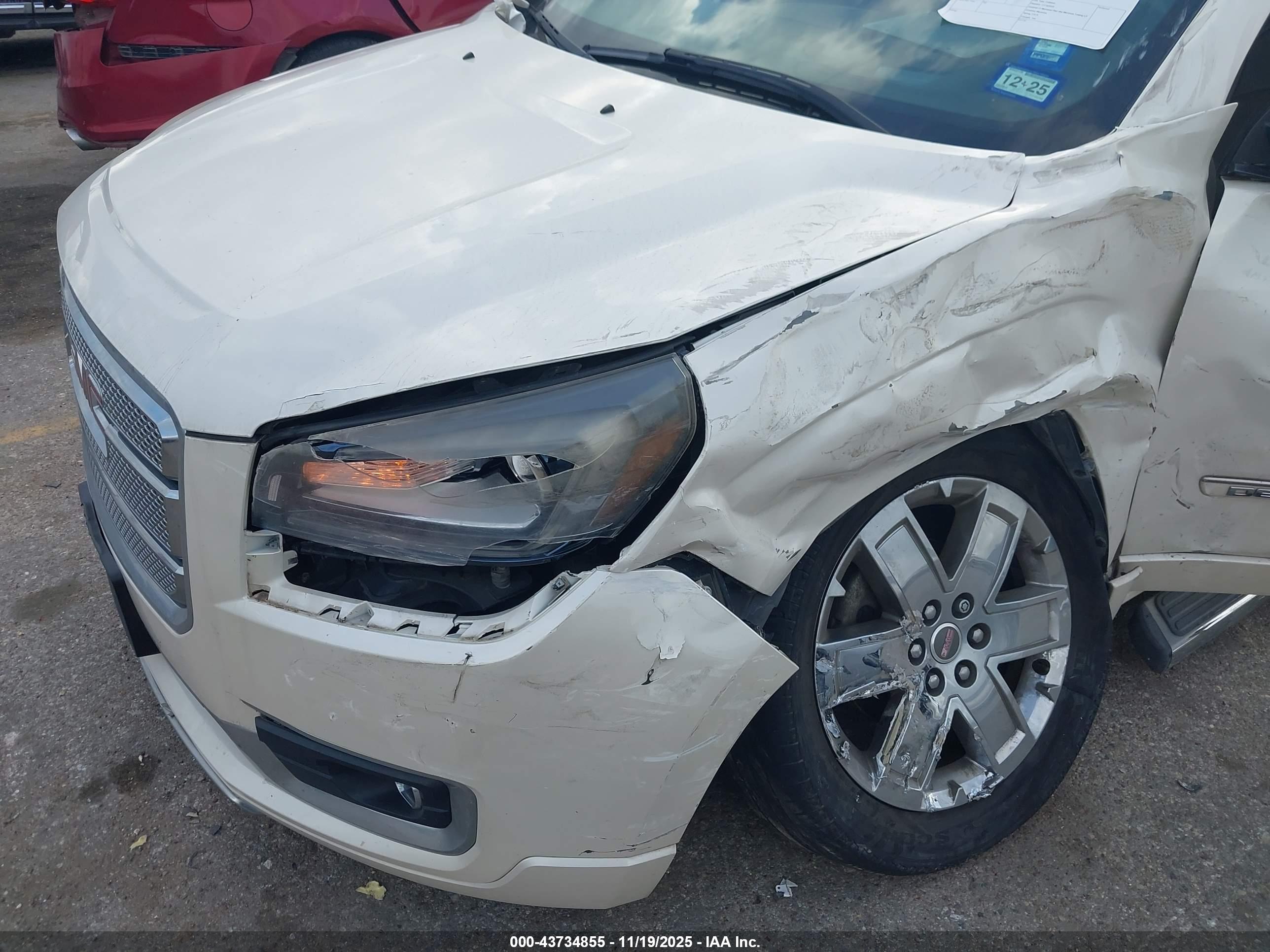 GMC ACADIA image 6
