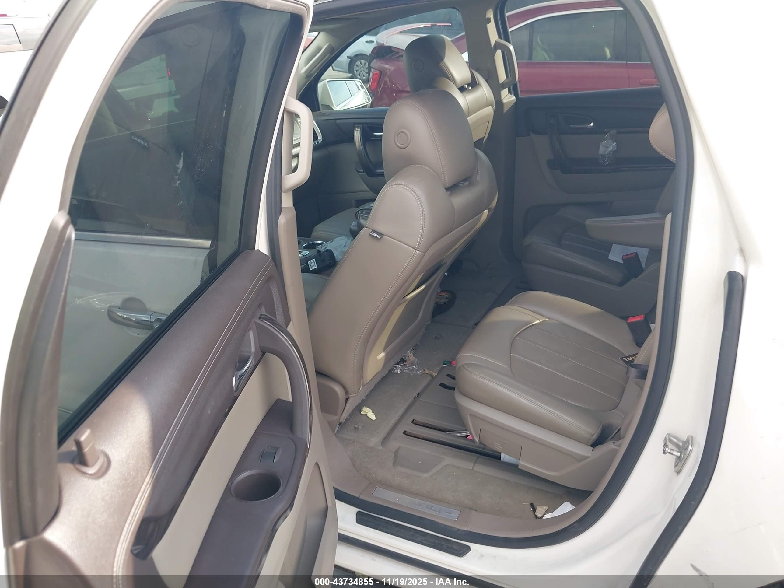 GMC ACADIA image 8