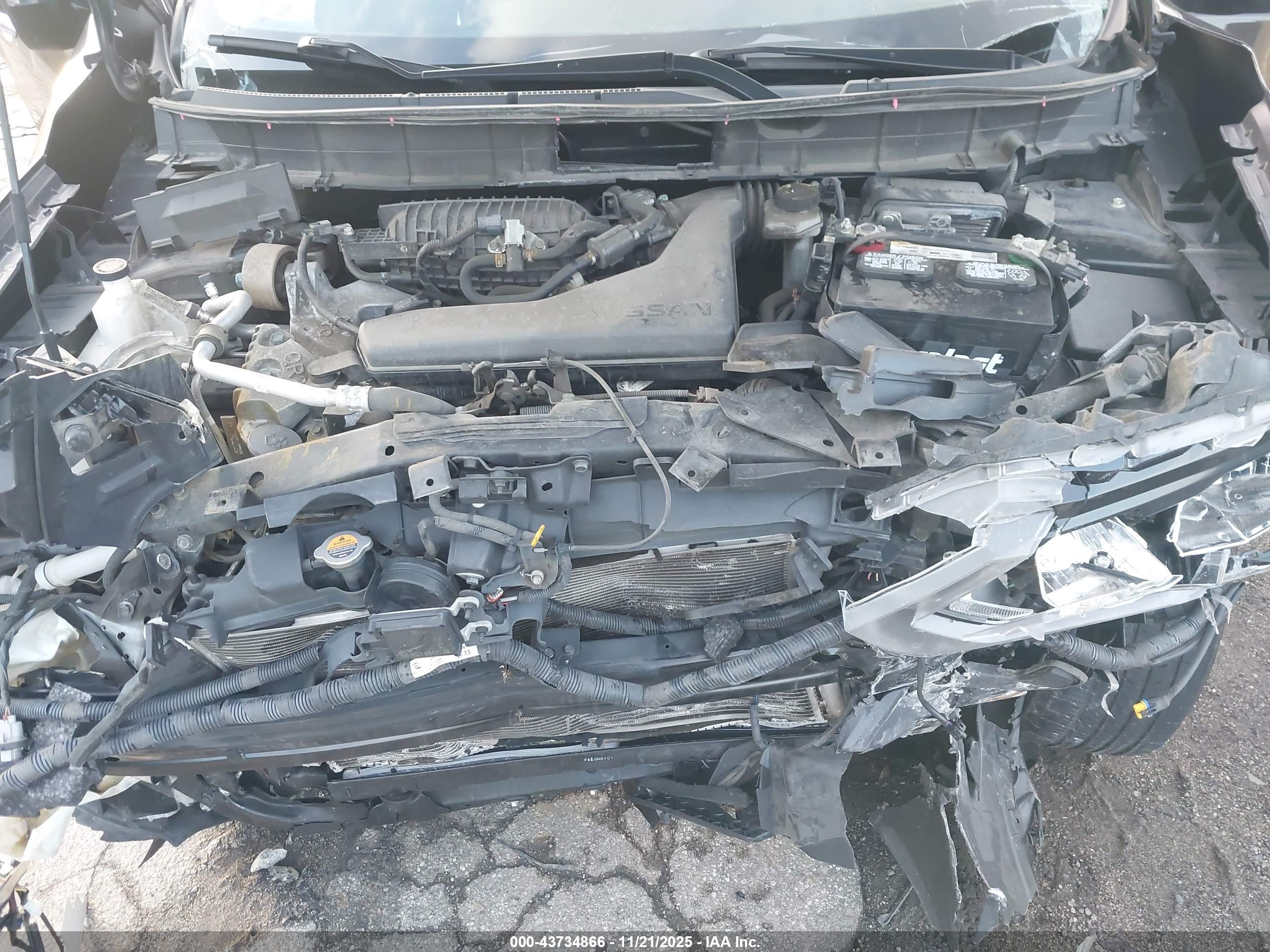 NISSAN ROGUE image 10