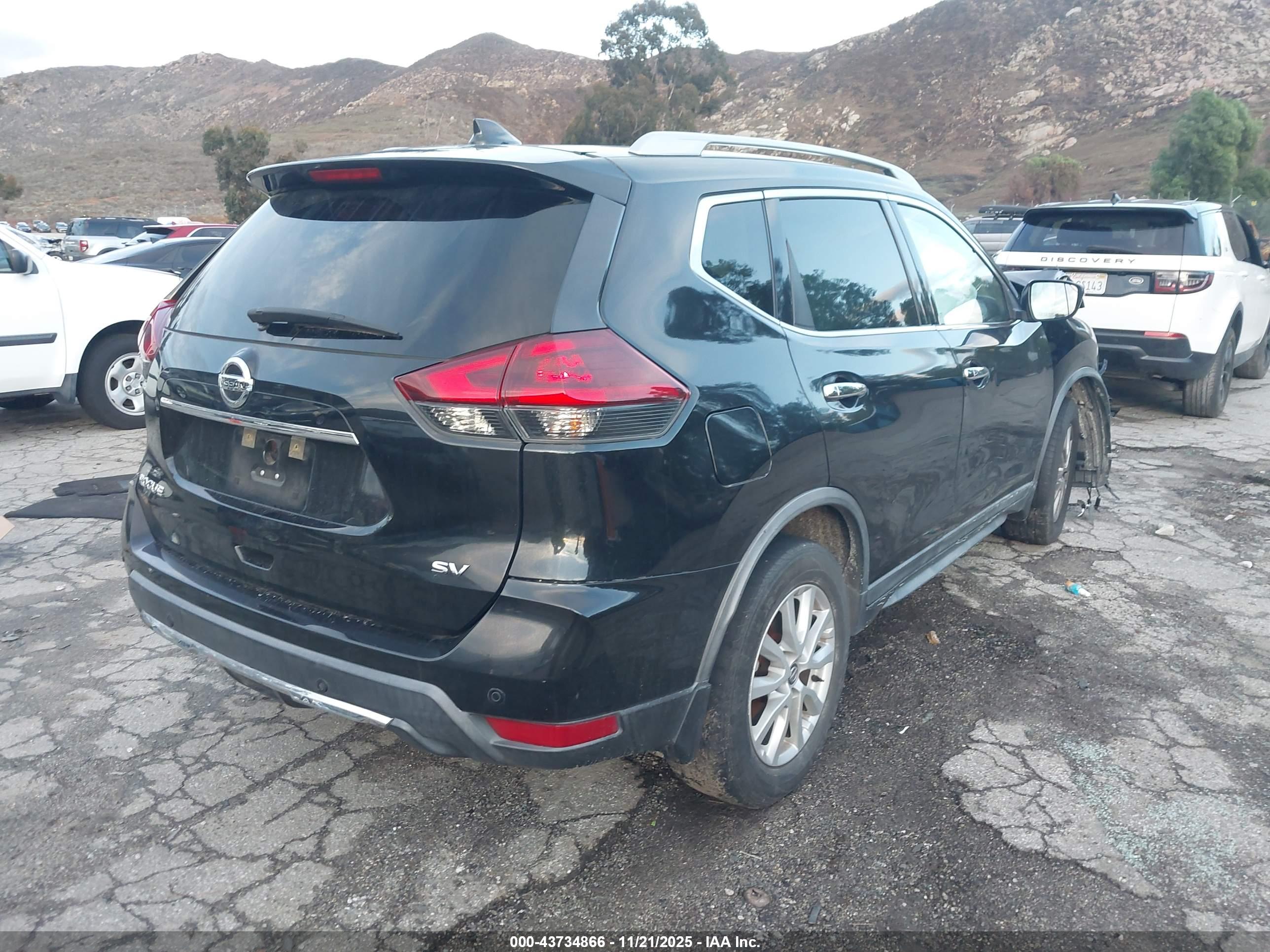 NISSAN ROGUE image 4
