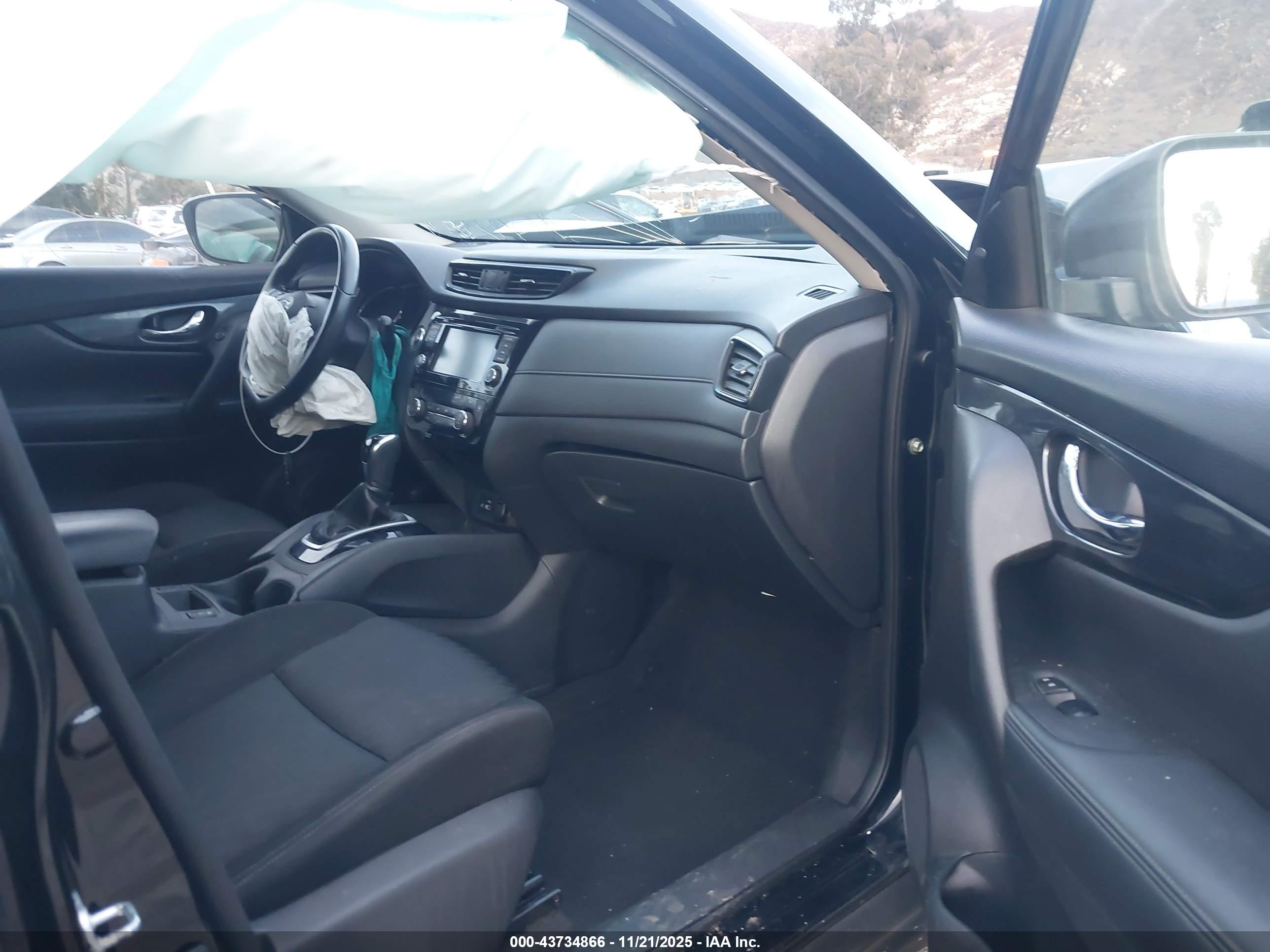 NISSAN ROGUE image 5