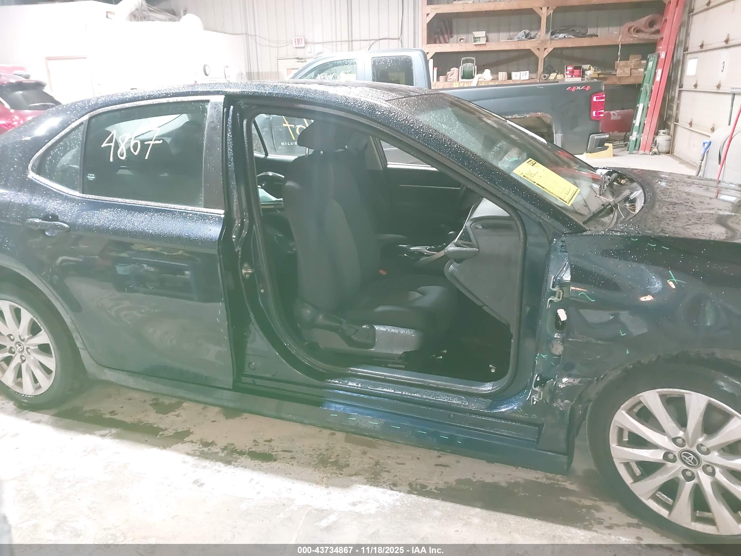 TOYOTA CAMRY image 5