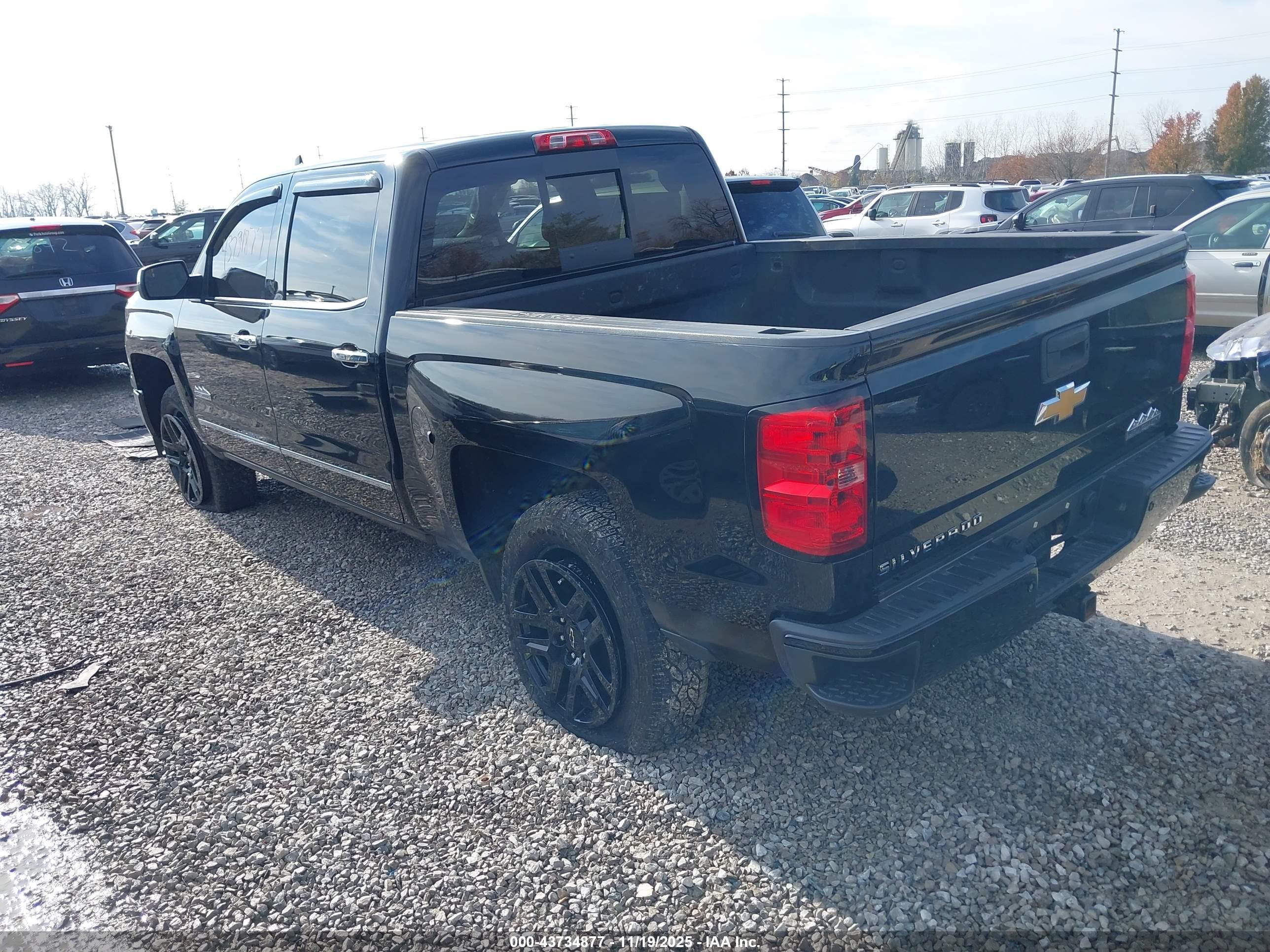 CHEVROLET SILVERADO image 3