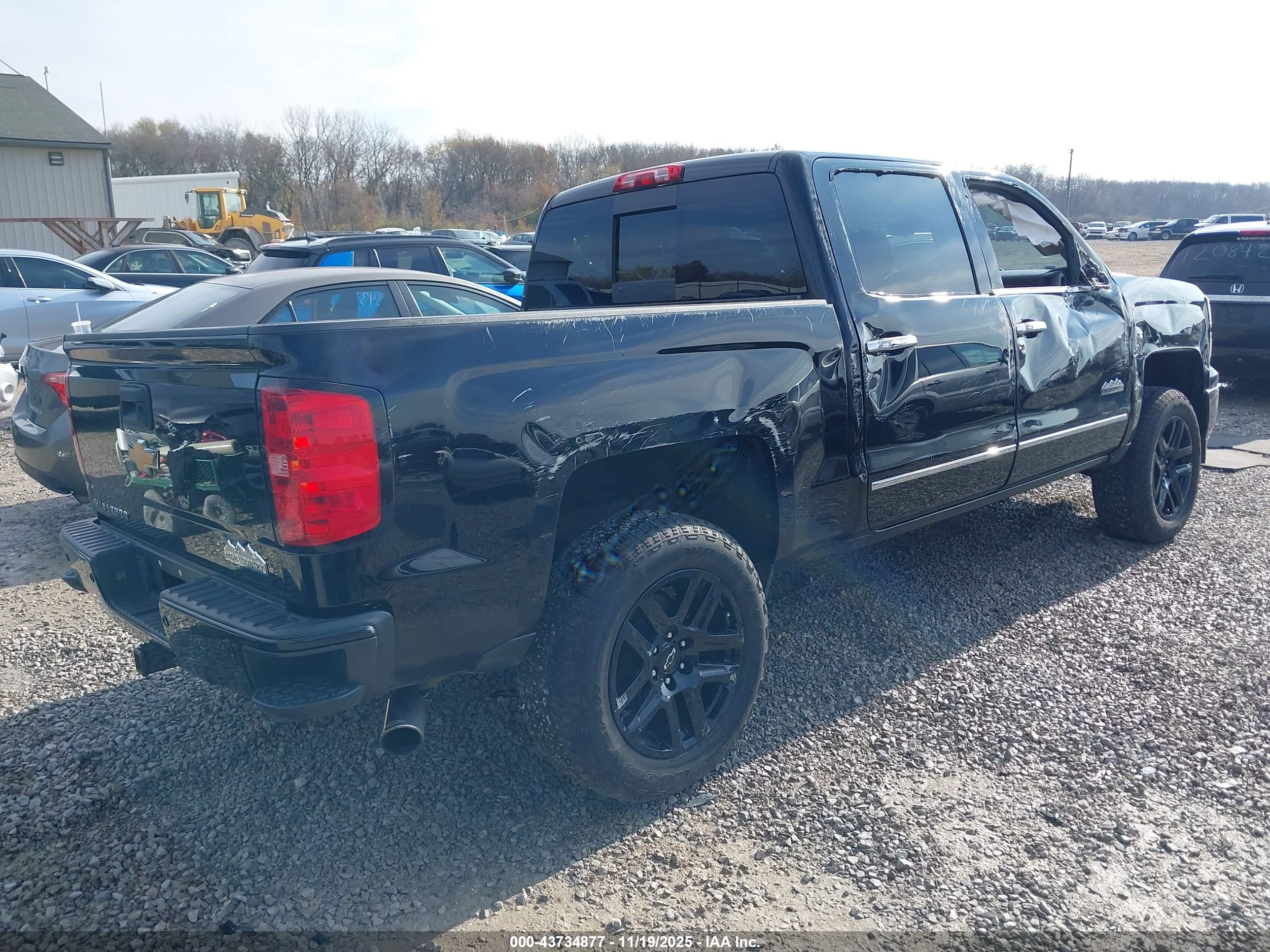 CHEVROLET SILVERADO image 4