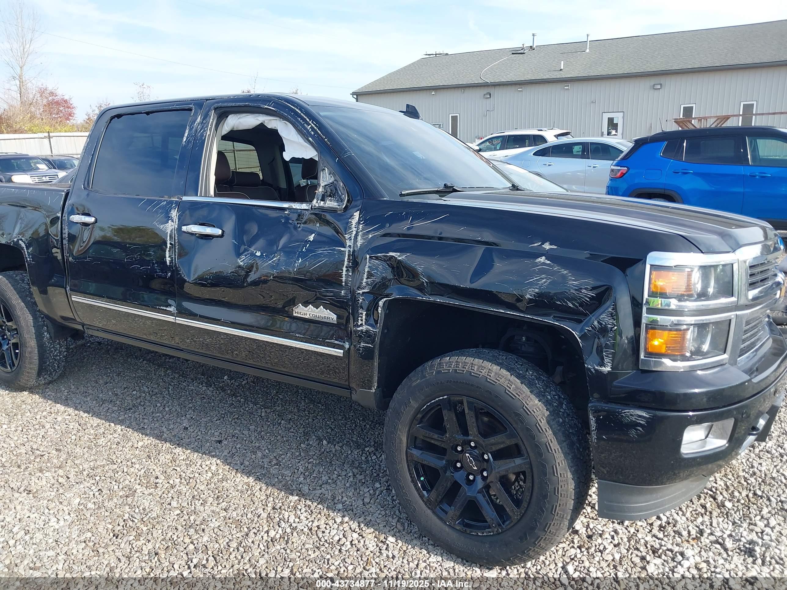 CHEVROLET SILVERADO image 6