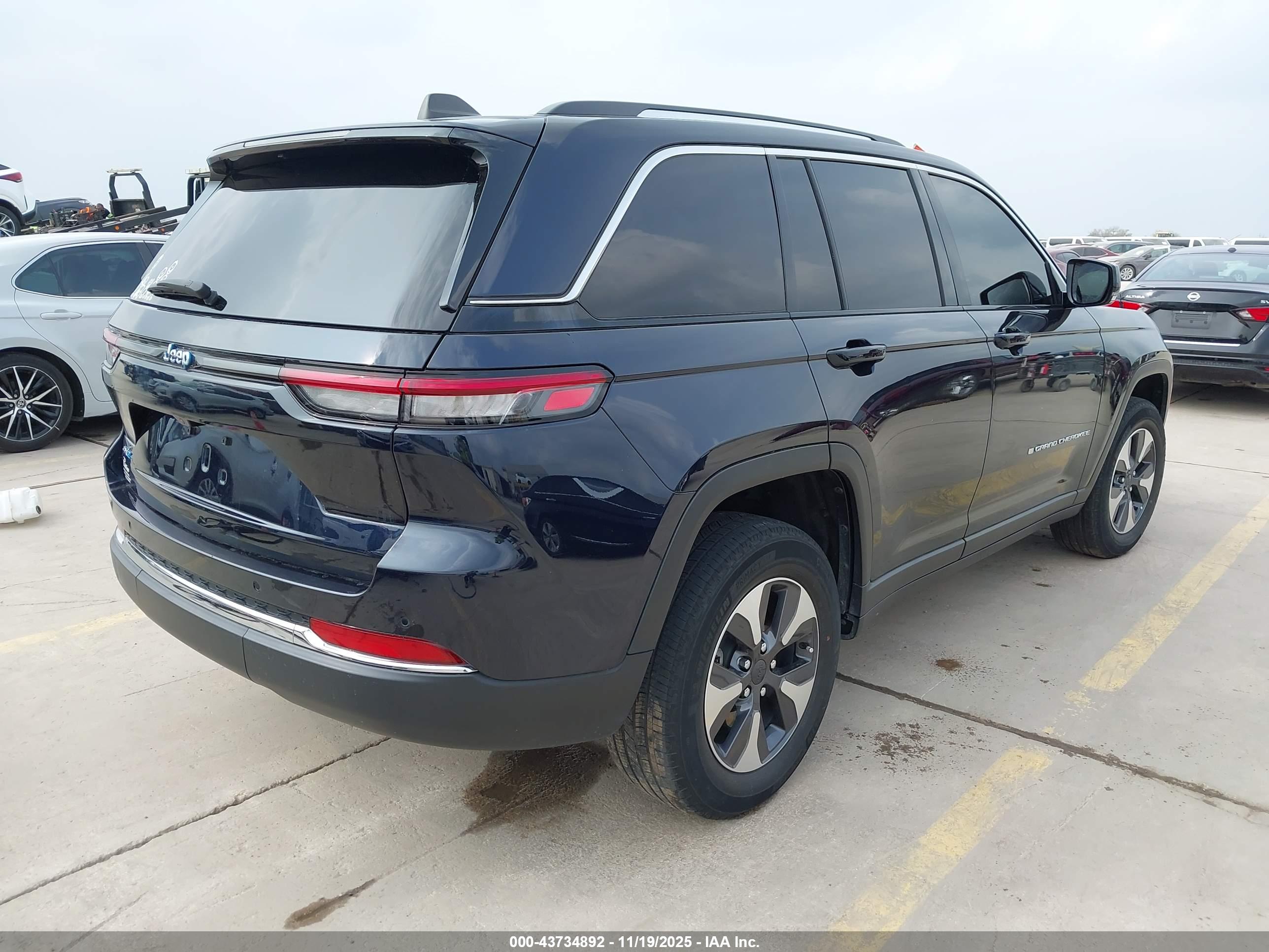 JEEP GRAND image 4