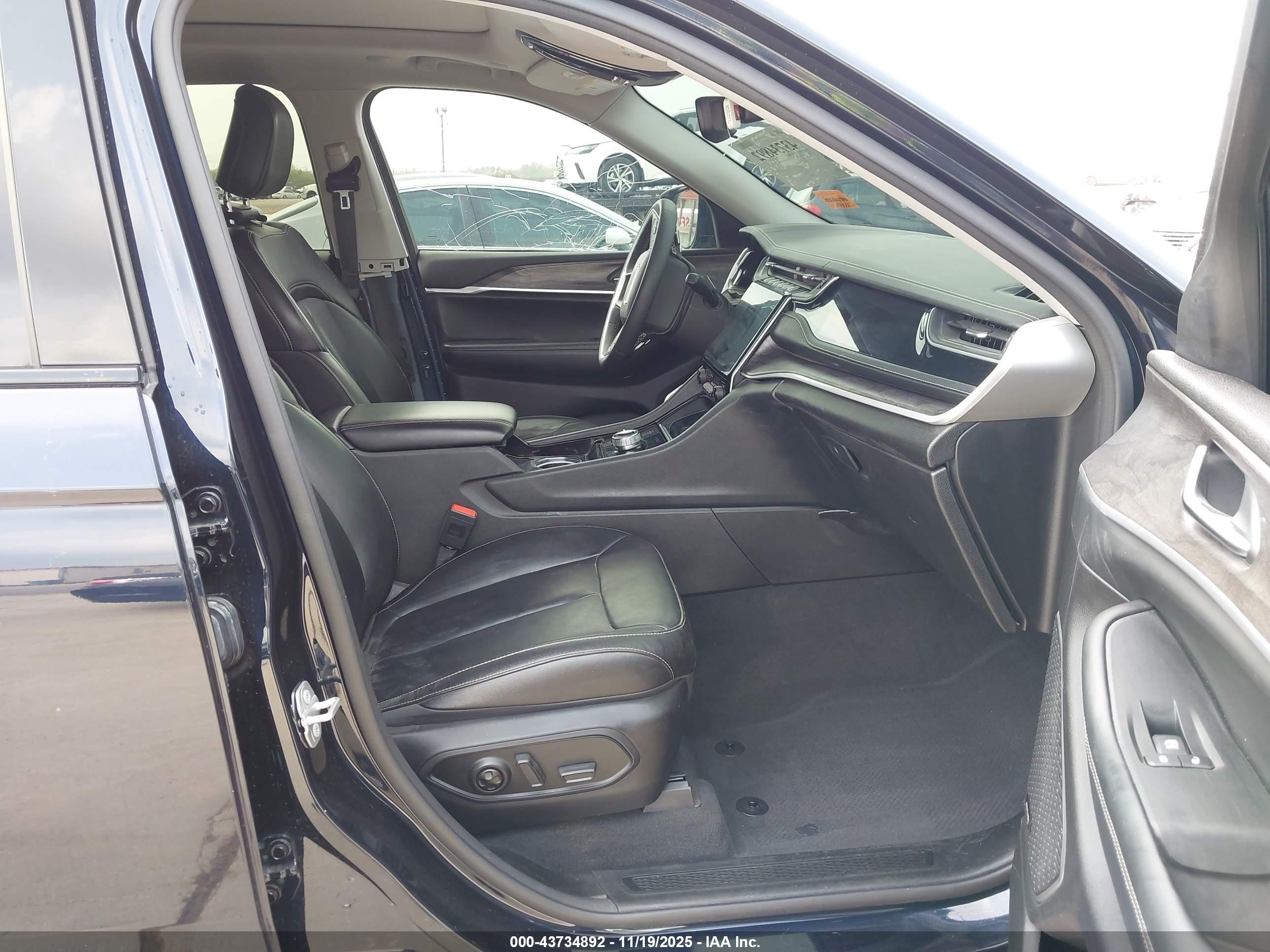JEEP GRAND image 5