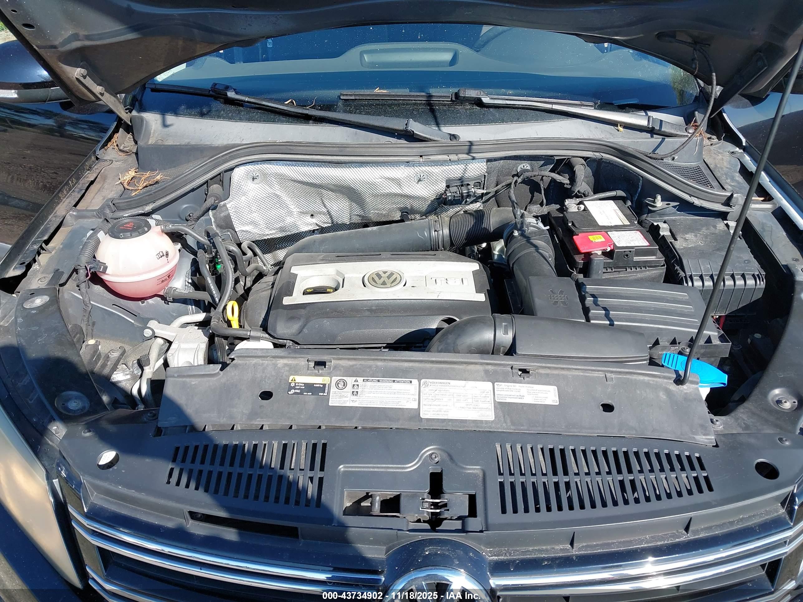 VOLKSWAGEN TIGUAN image 10