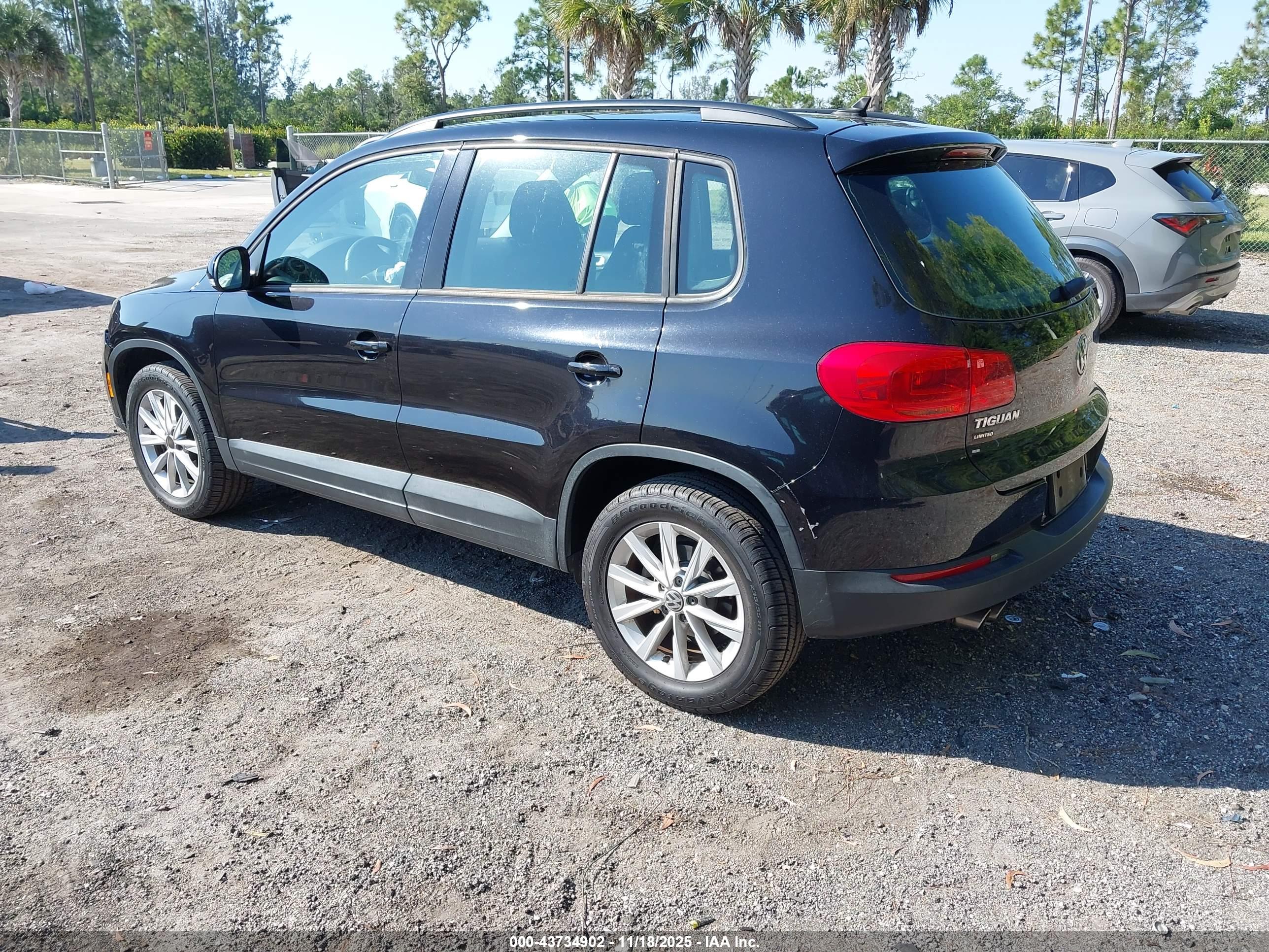 VOLKSWAGEN TIGUAN image 3