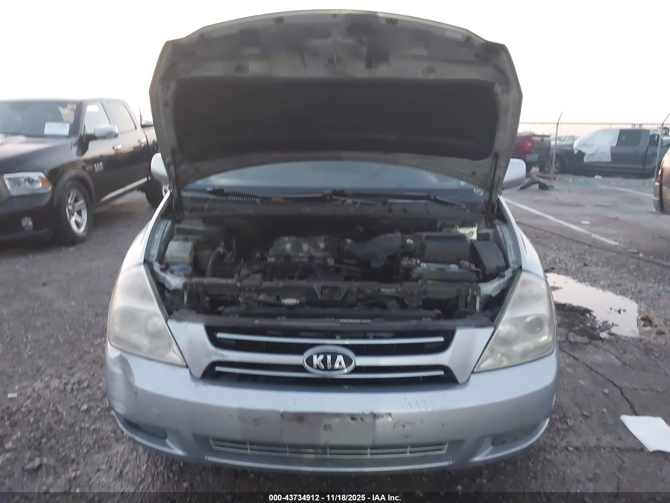 KIA SEDONA image 10