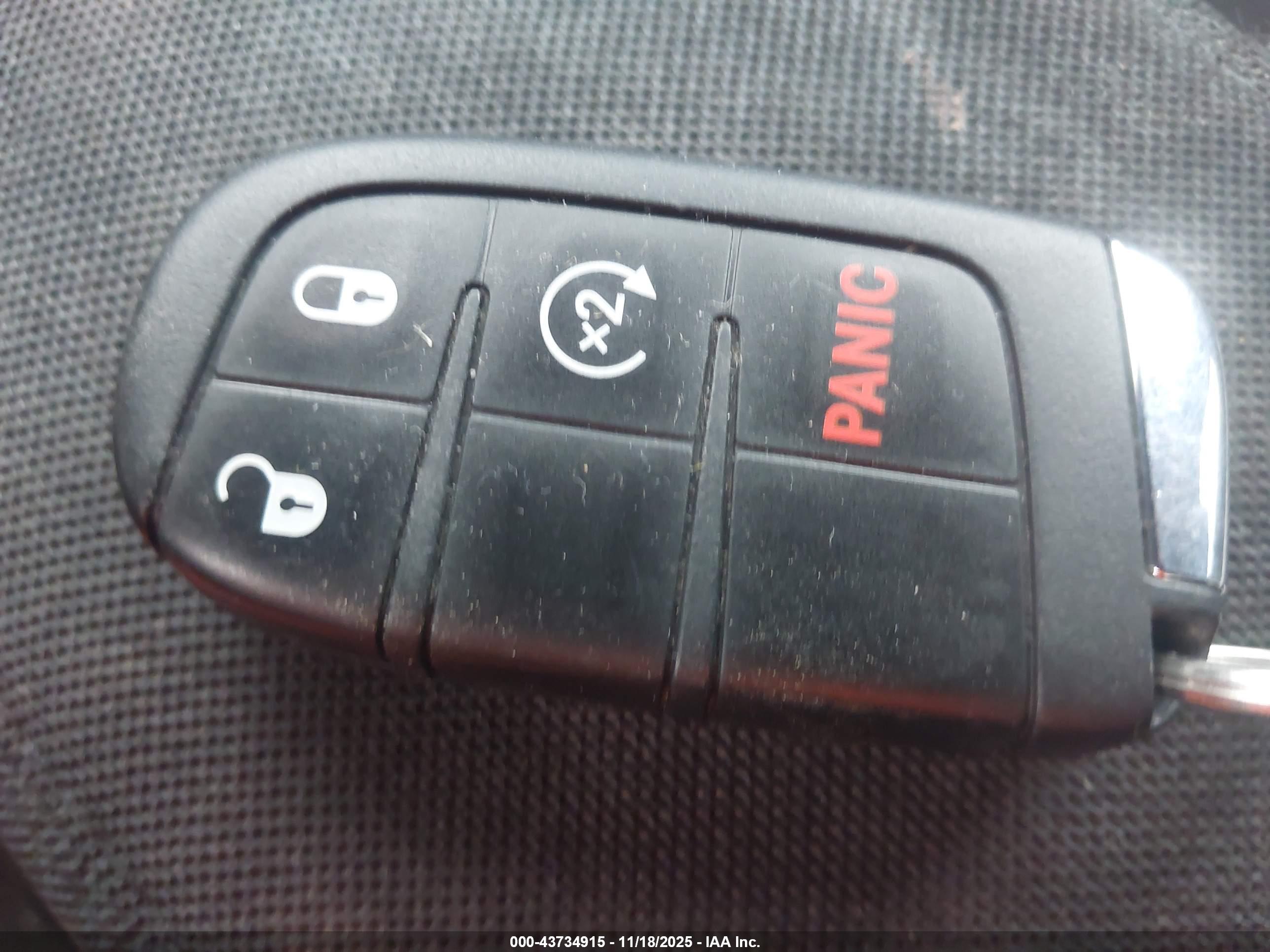 JEEP RENEGADE image 11