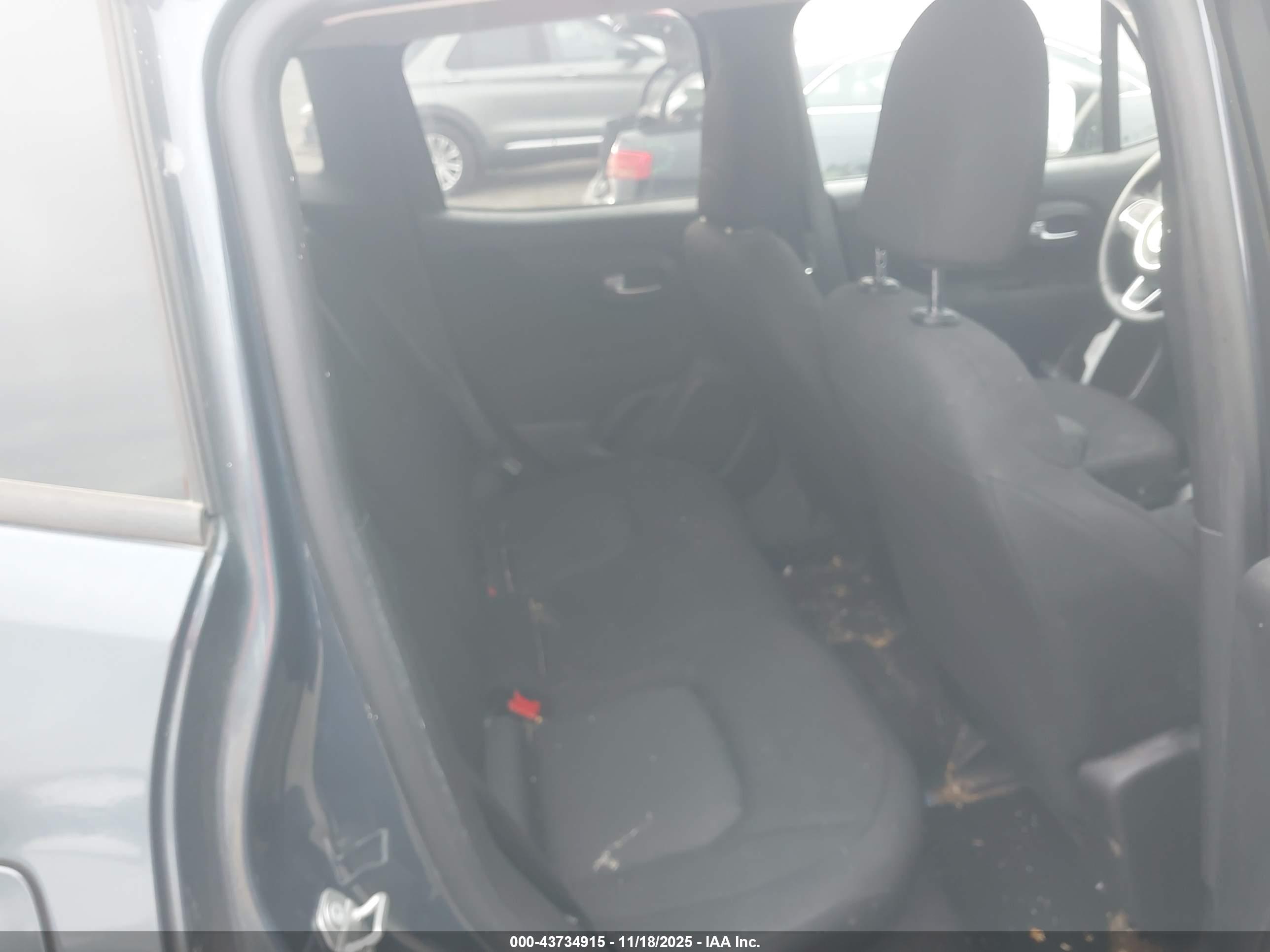 JEEP RENEGADE image 8