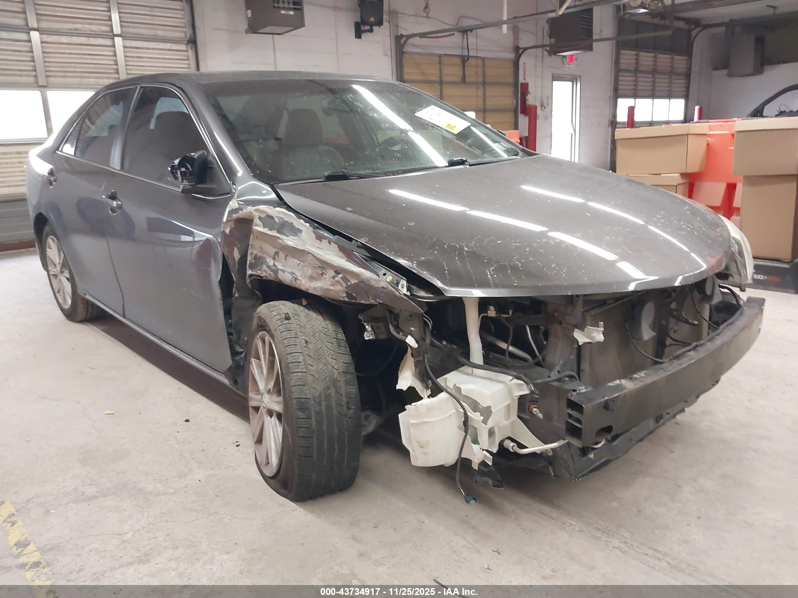 TOYOTA CAMRY image 6