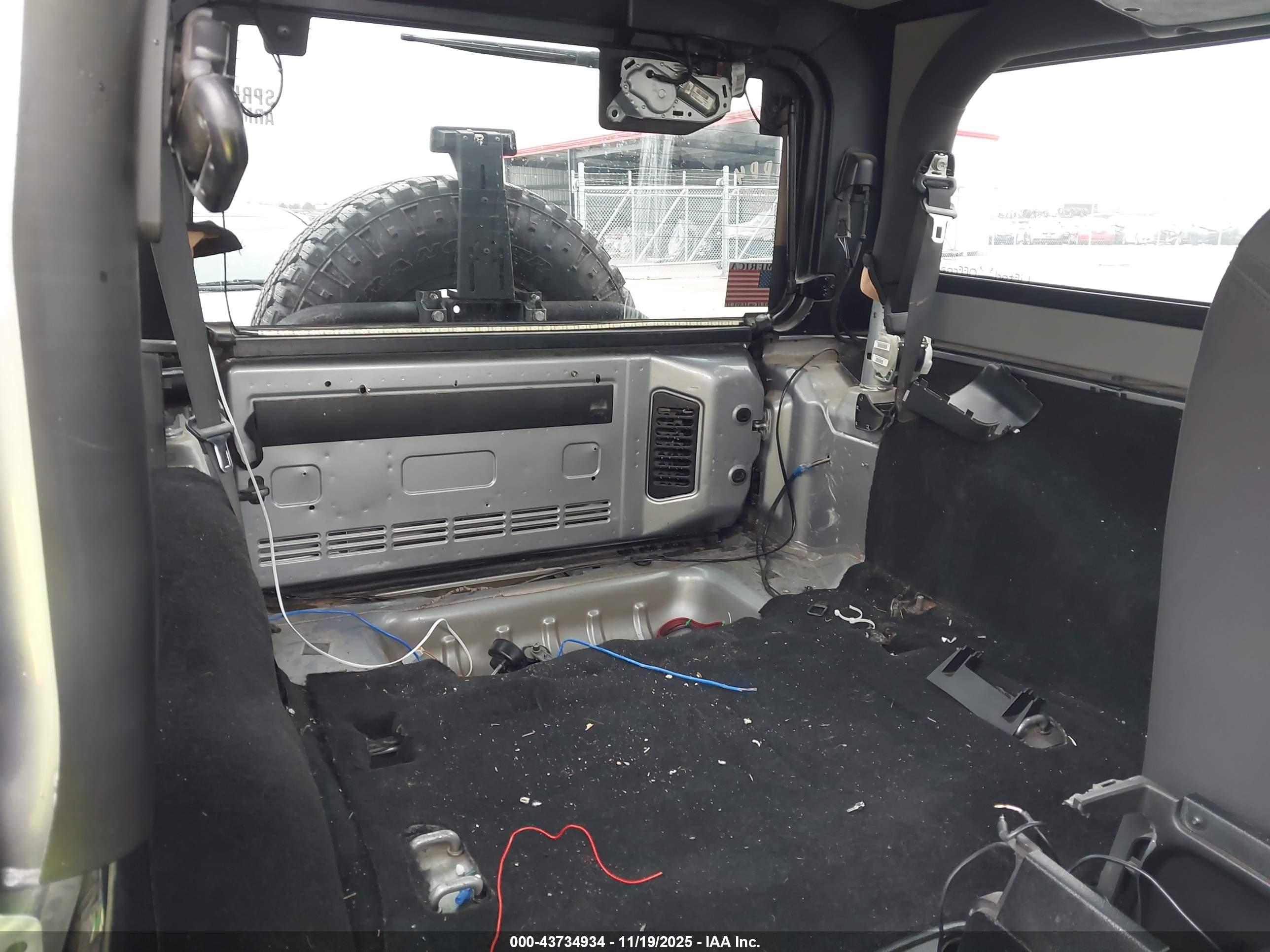 JEEP WRANGLER image 8