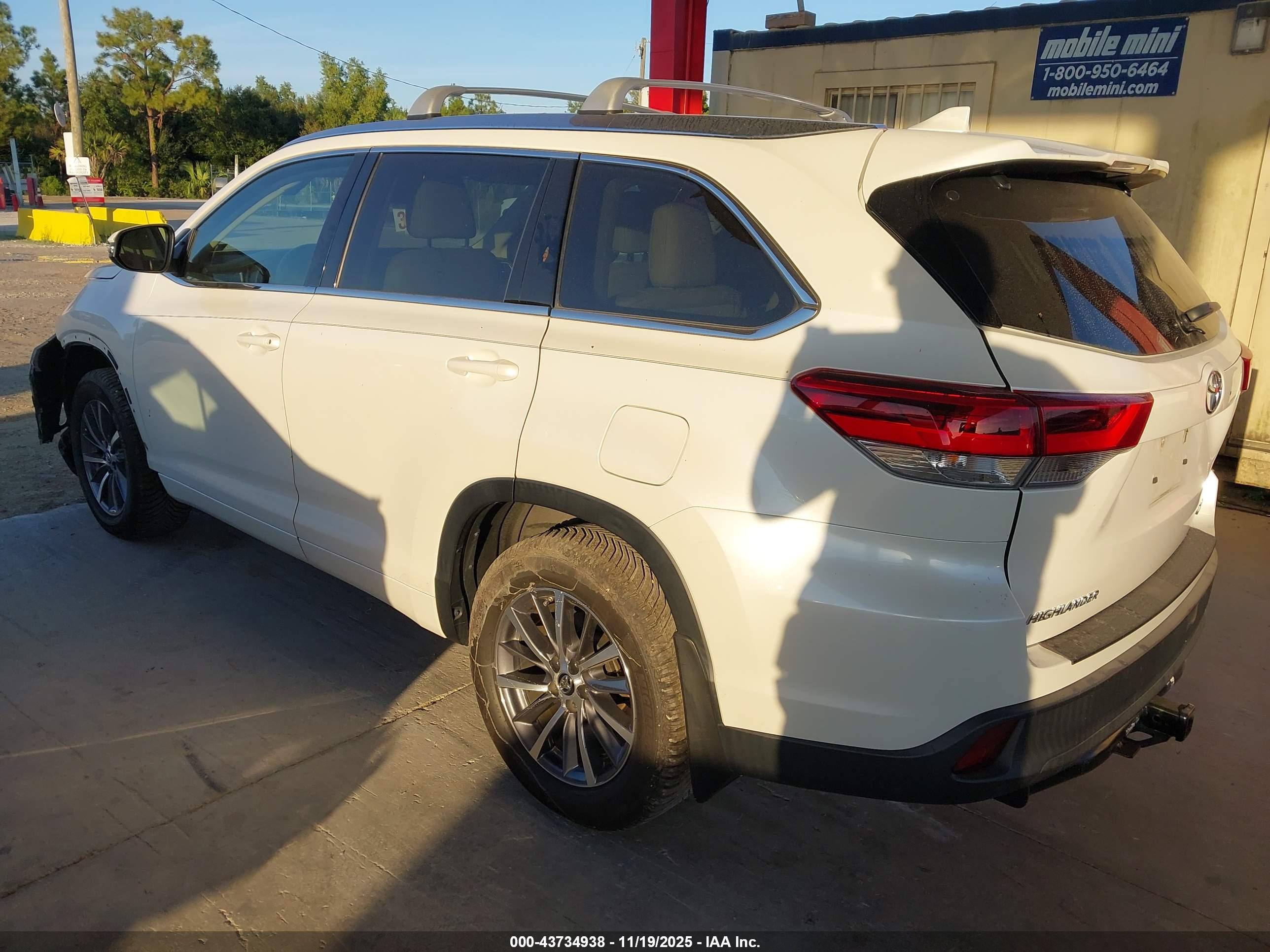 TOYOTA HIGHLANDER image 3