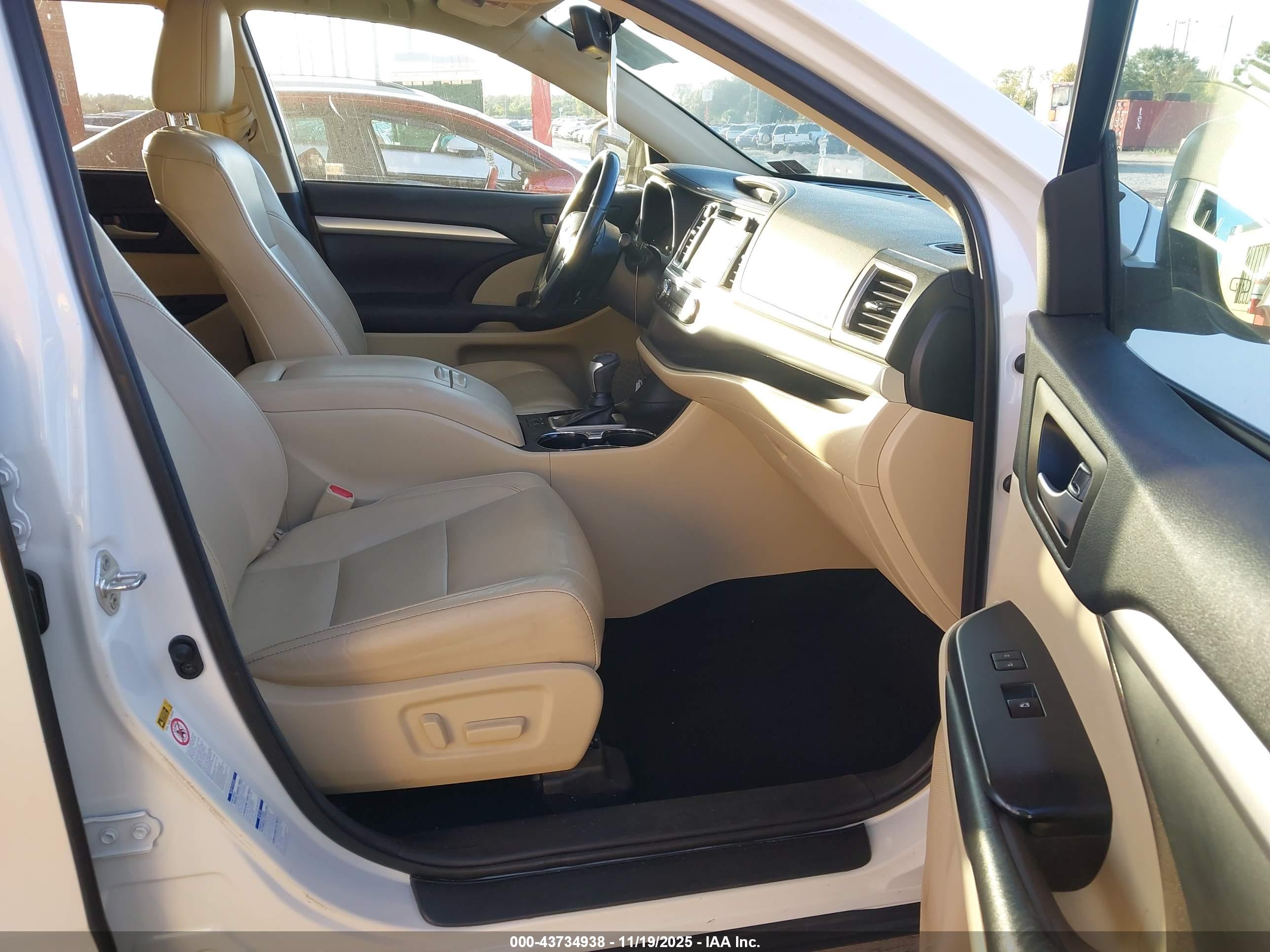 TOYOTA HIGHLANDER image 5