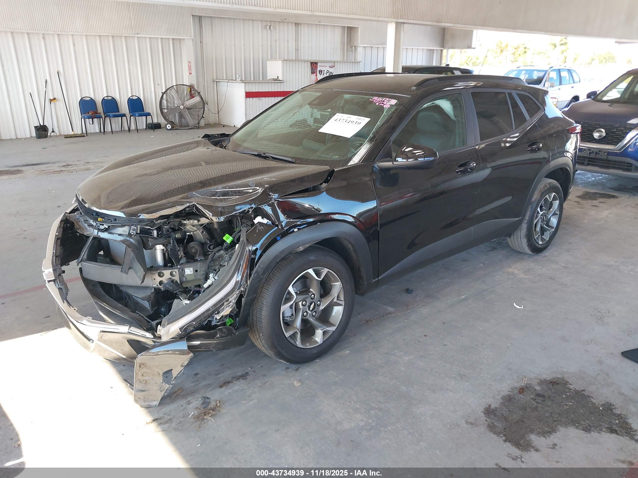CHEVROLET TRAX image 2