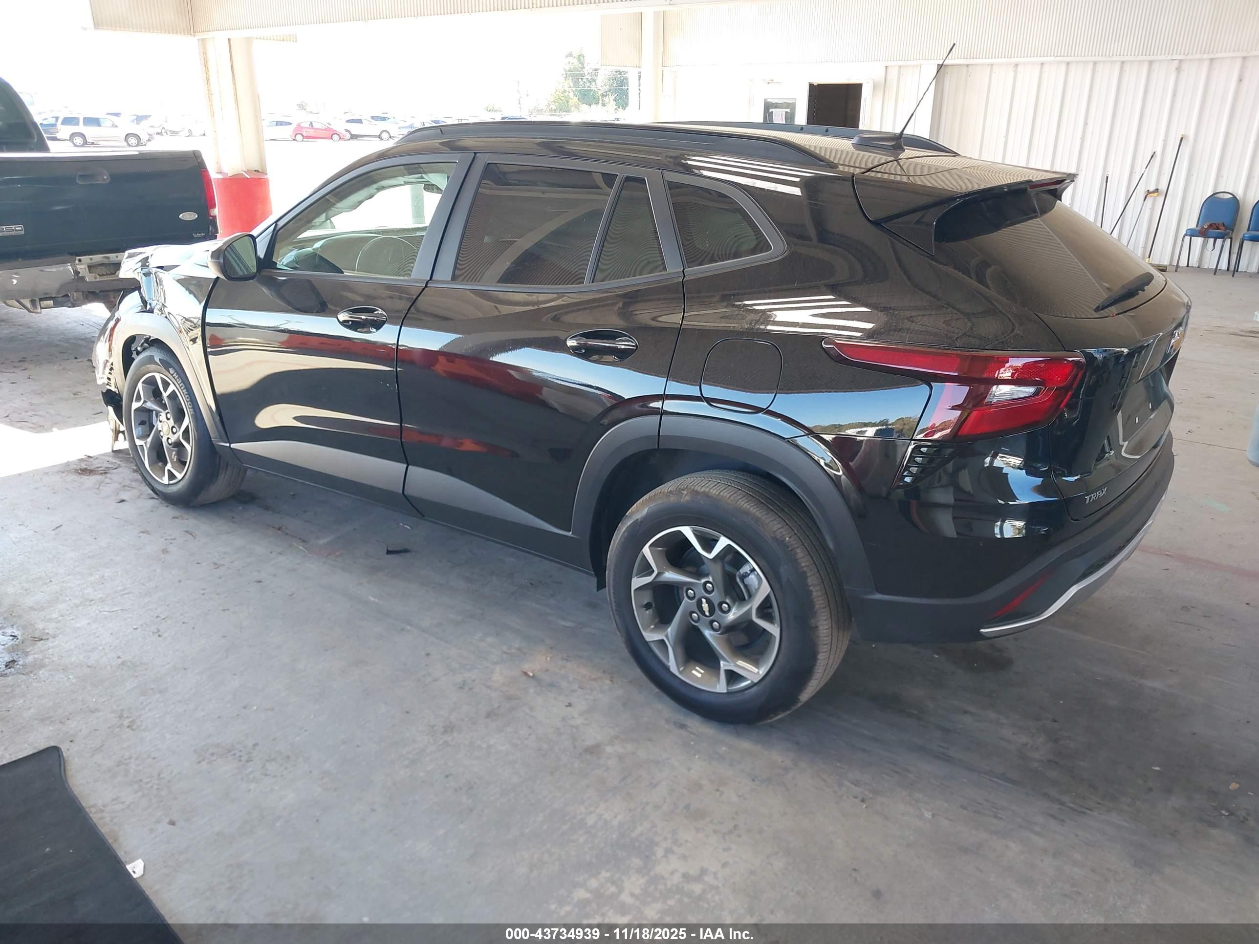 CHEVROLET TRAX image 3