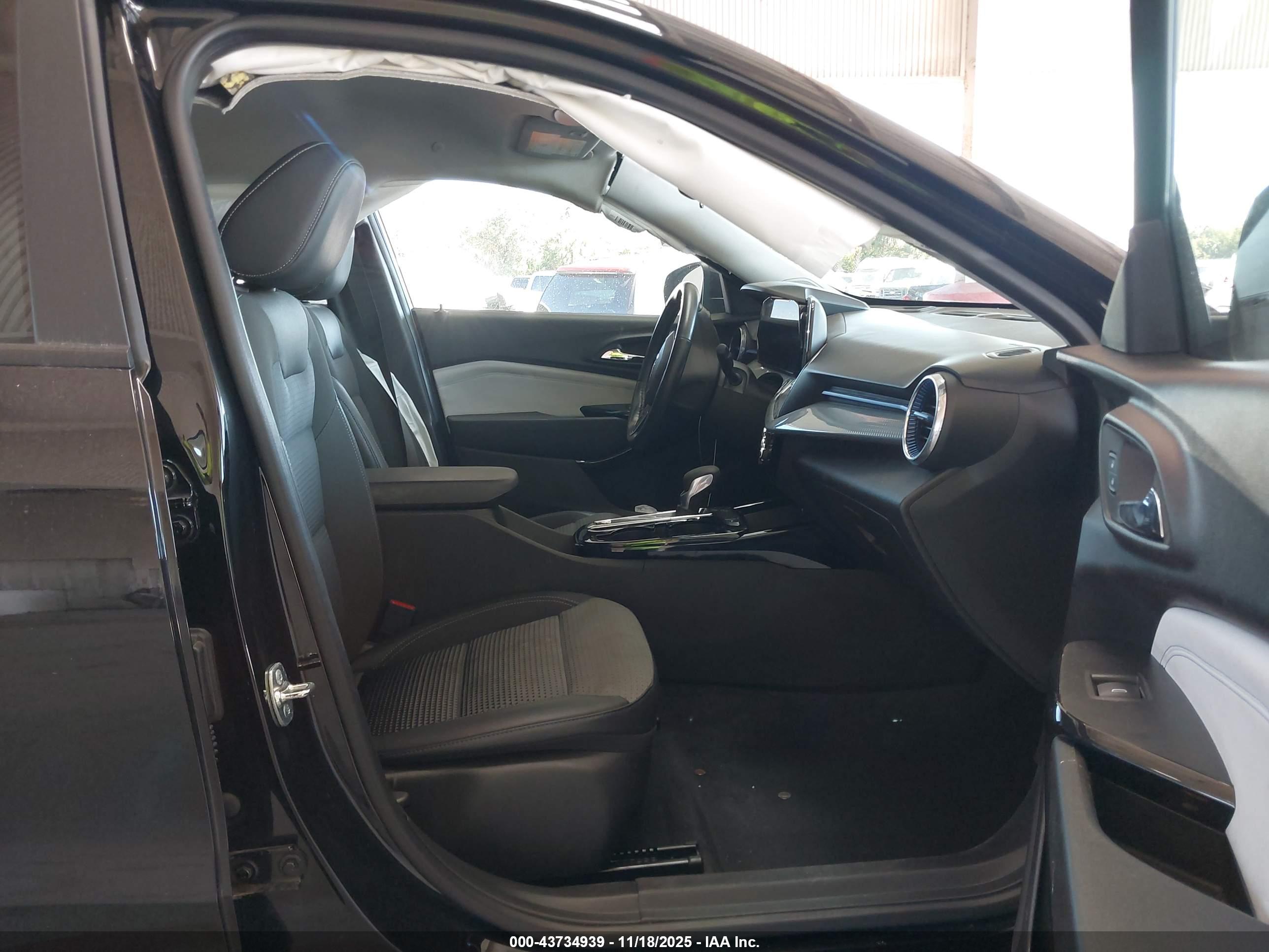 CHEVROLET TRAX image 5