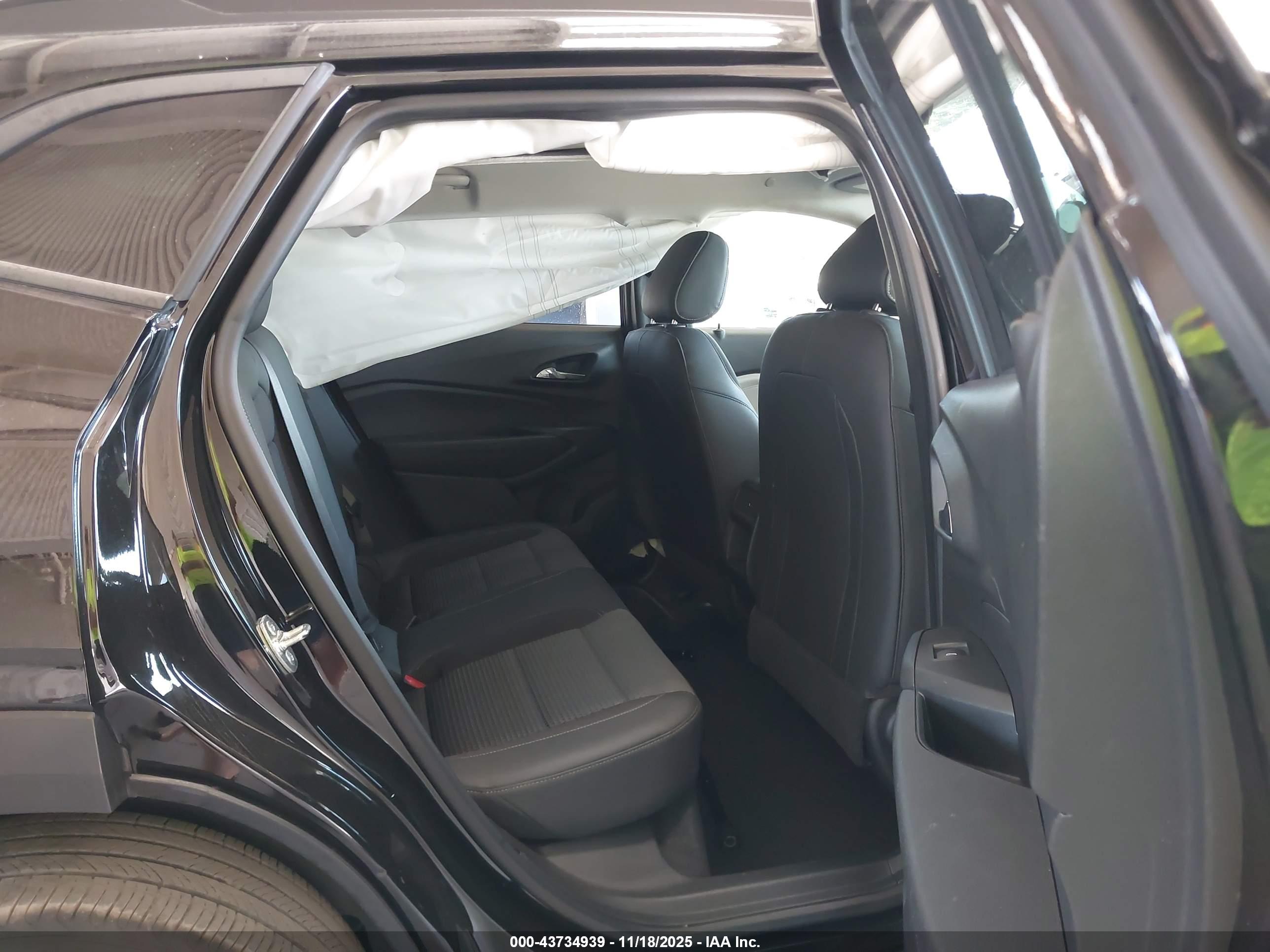 CHEVROLET TRAX image 8