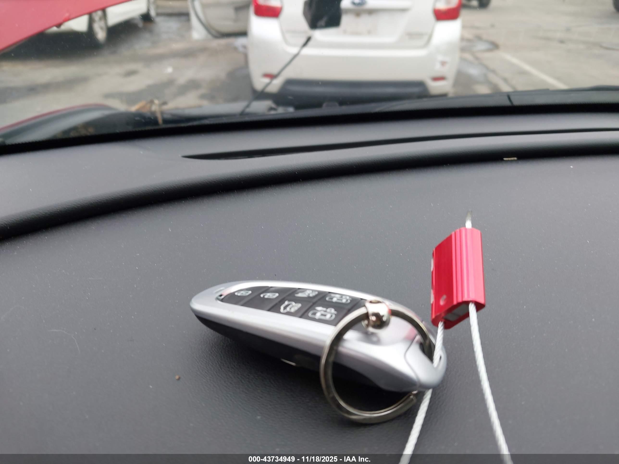 HYUNDAI TUCSON image 11