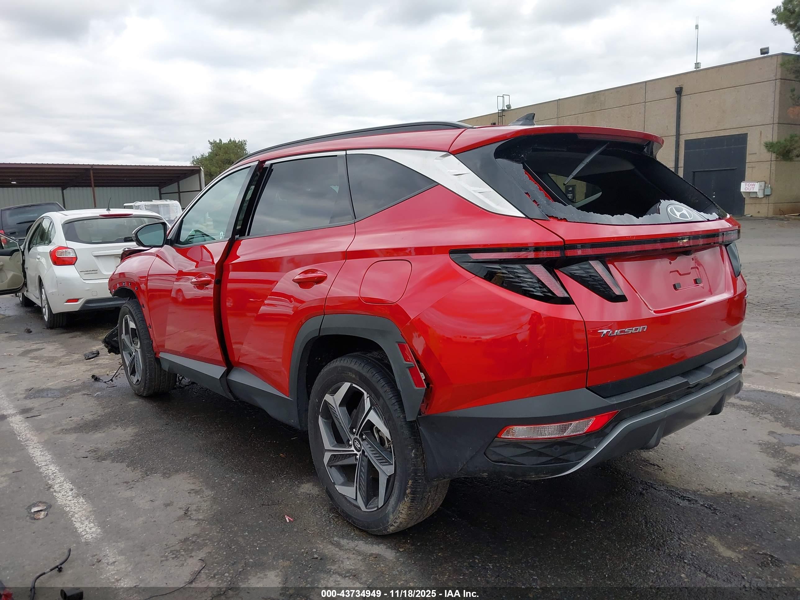 HYUNDAI TUCSON image 3