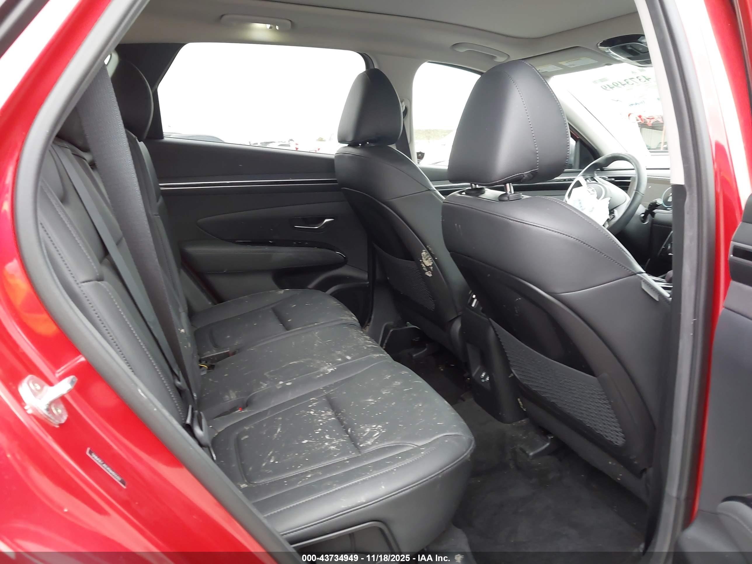 HYUNDAI TUCSON image 8