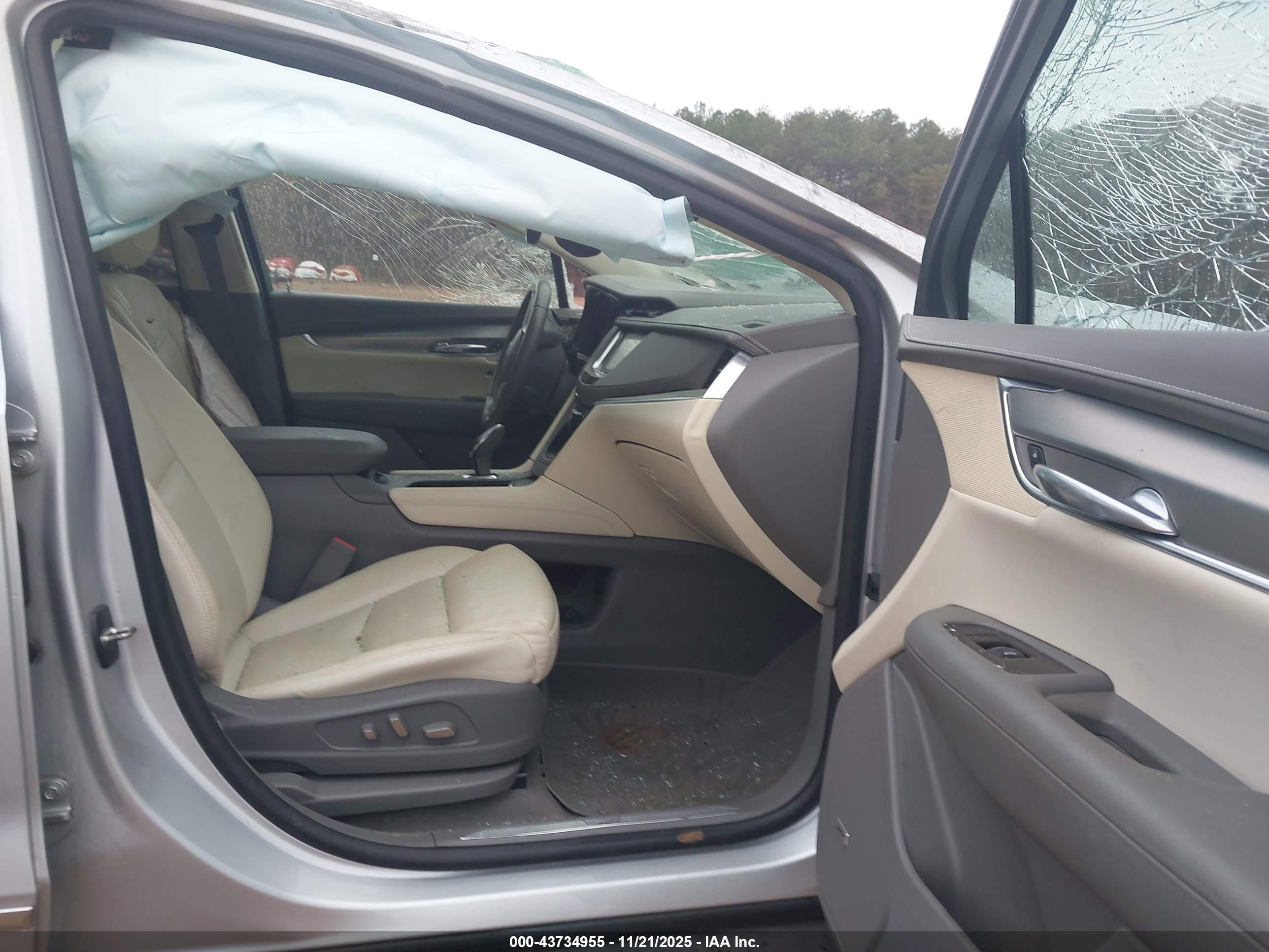 CADILLAC XT5 image 5