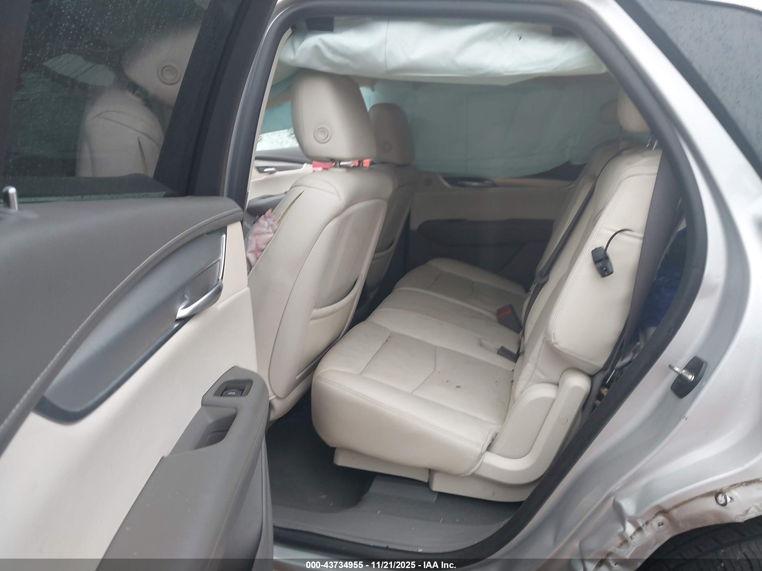 CADILLAC XT5 image 8