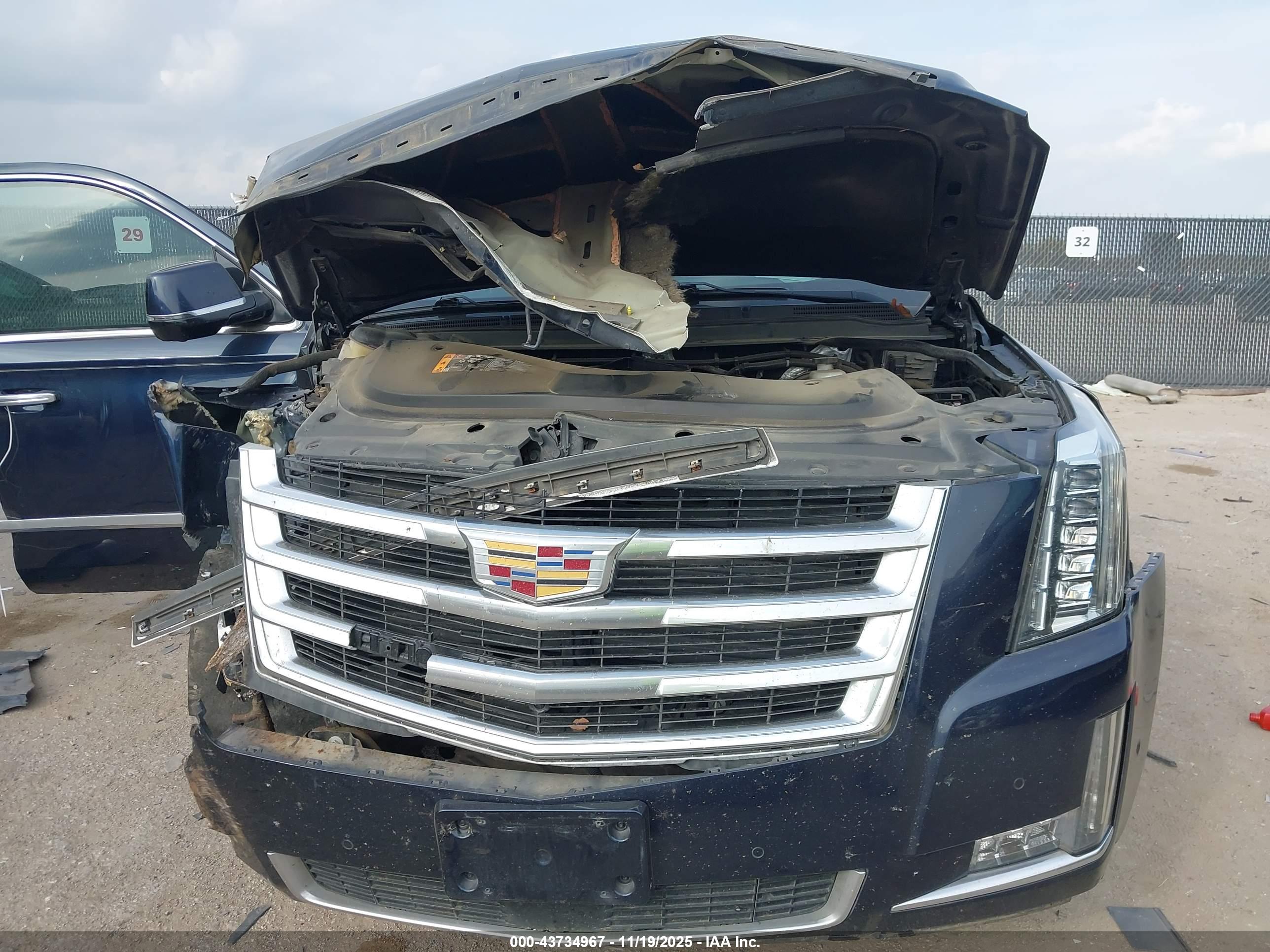 CADILLAC ESCALADE image 6
