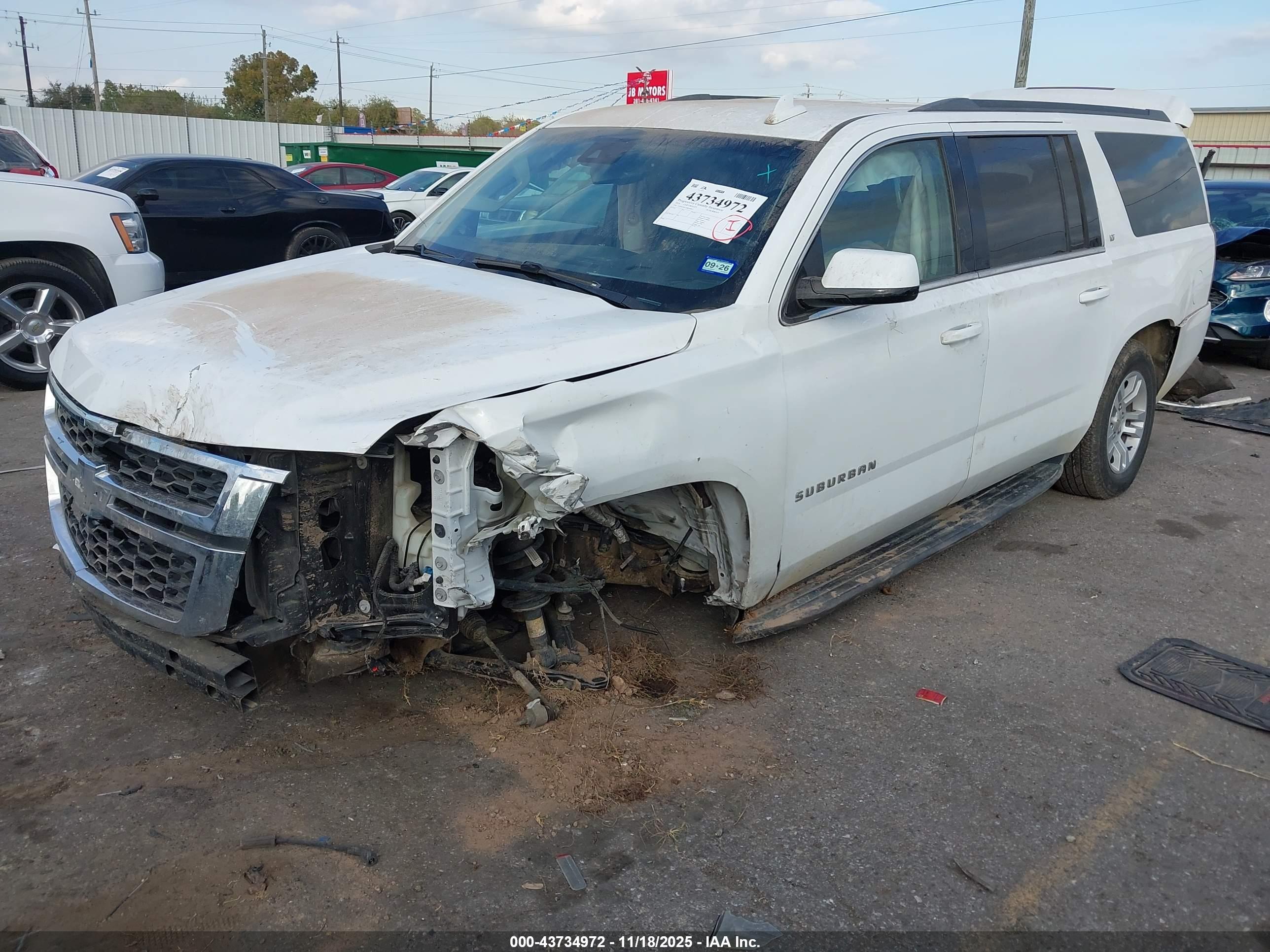 CHEVROLET SUBURBAN image 2