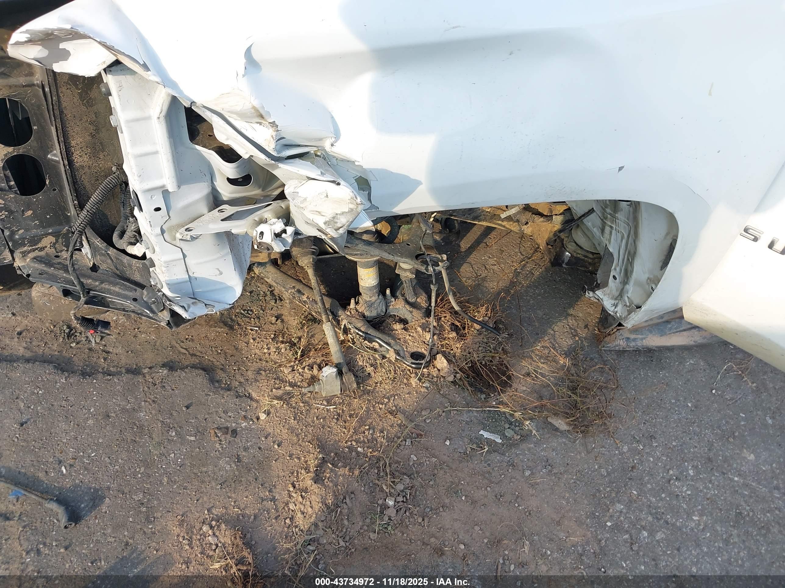 CHEVROLET SUBURBAN image 6